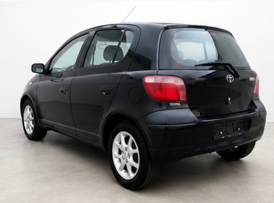 TOYOTA Yaris 1.3 Linea Sol-image-3