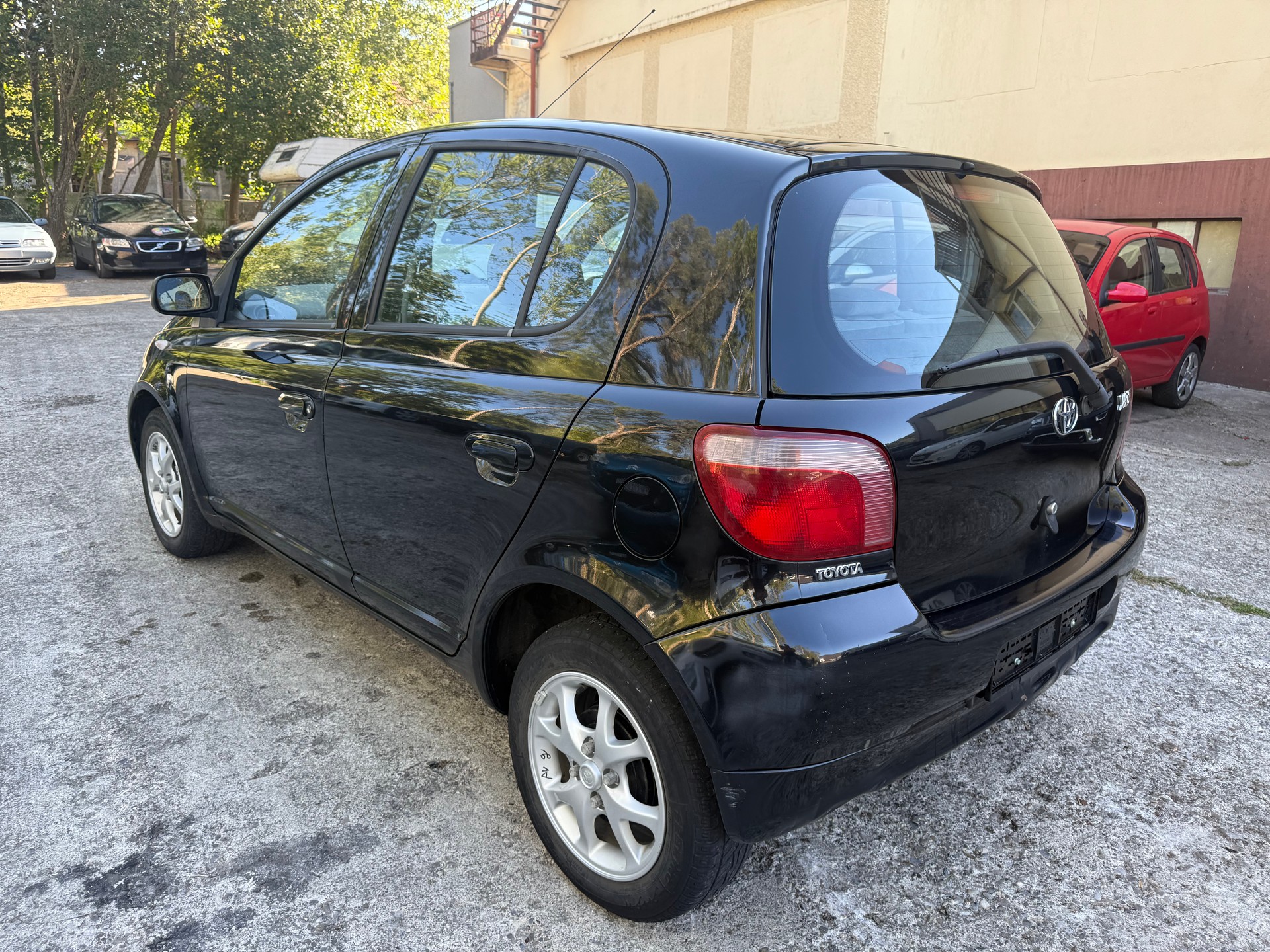 TOYOTA Yaris 1.3 Linea Sol-image-5