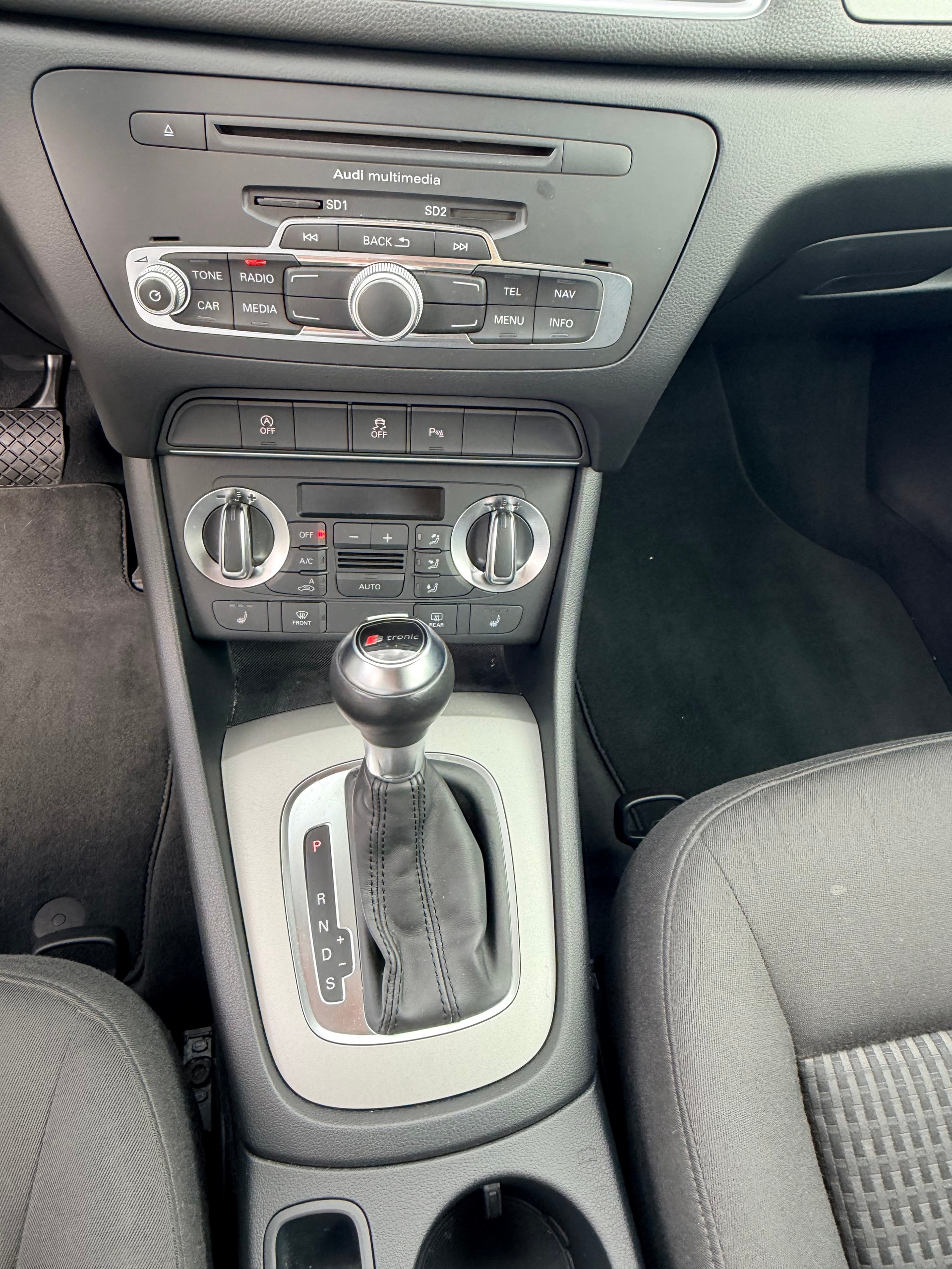 AUDI Q3 1.4 TFSI S-tronic-image-15