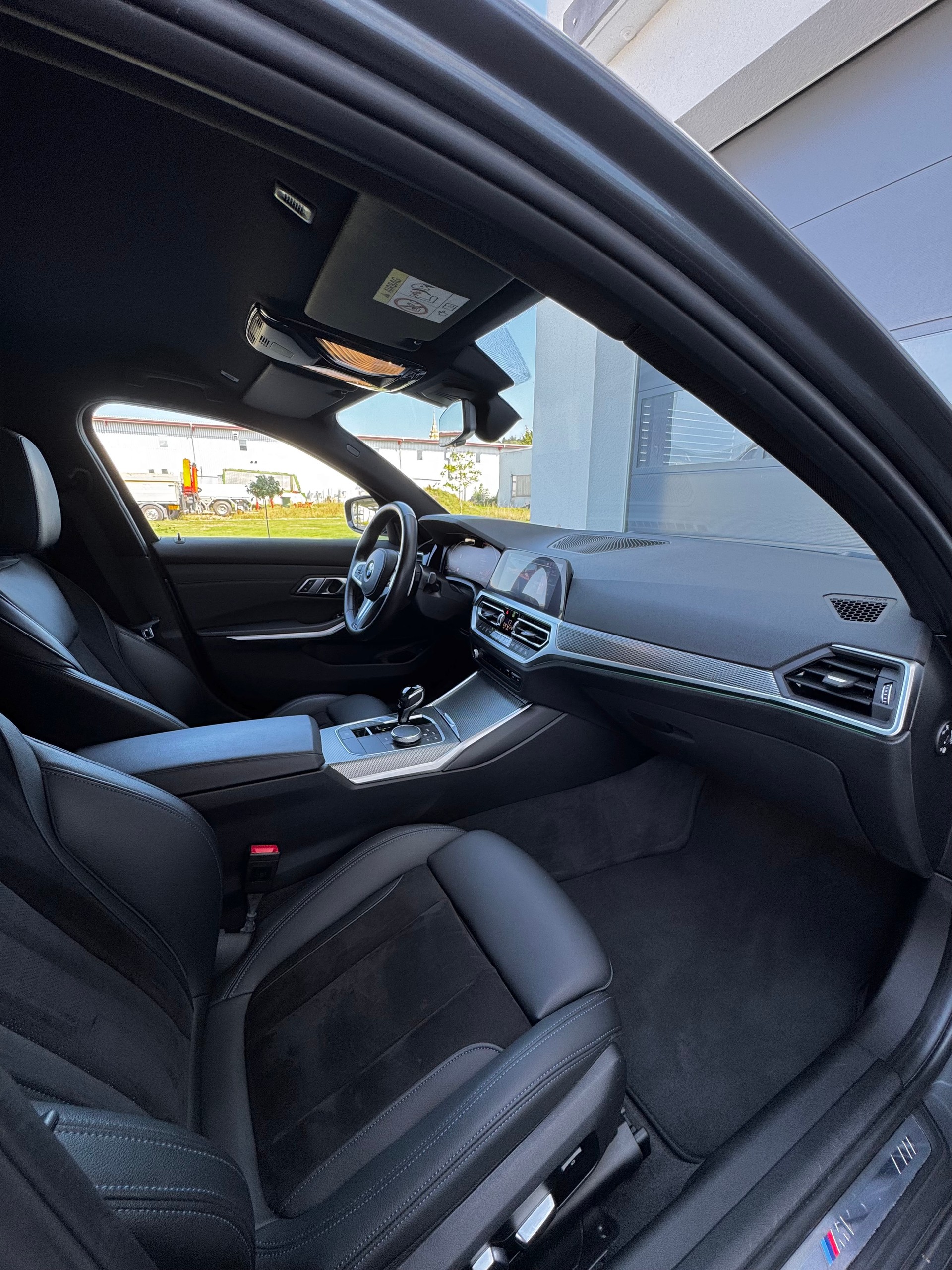 BMW 330d xDrive Touring Steptronic M Sport-image-12