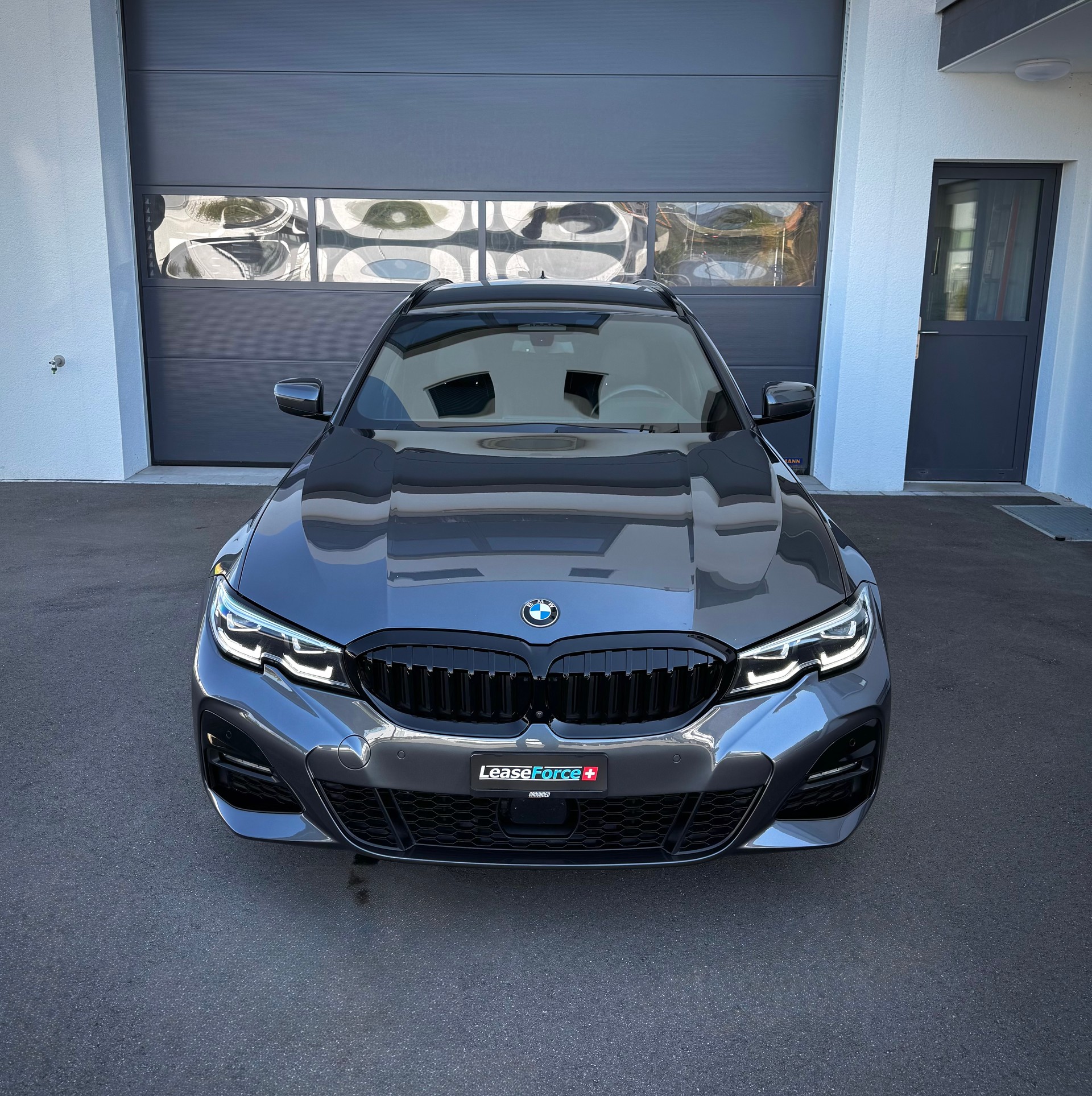 BMW 330d xDrive Touring Steptronic M Sport-image-1