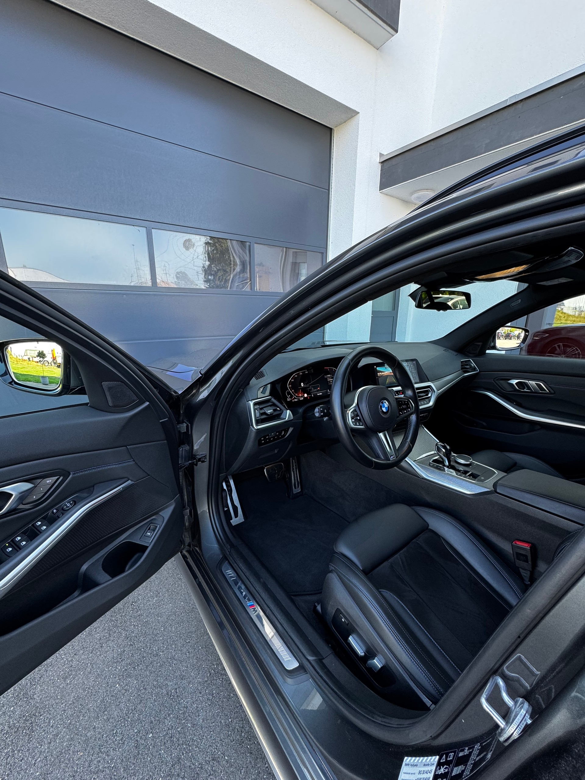 BMW 330d xDrive Touring Steptronic M Sport-image-8