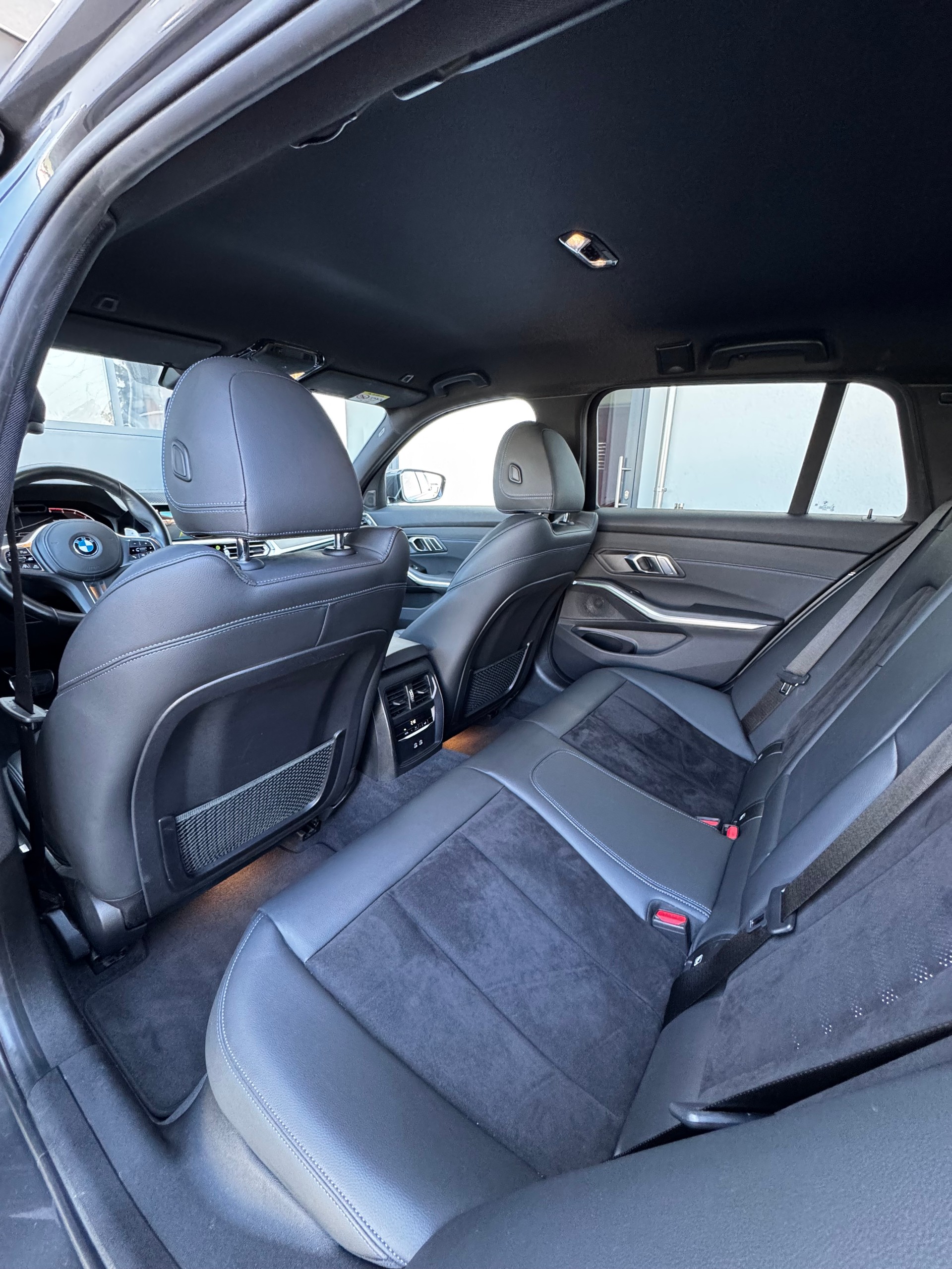 BMW 330d xDrive Touring Steptronic M Sport-image-13