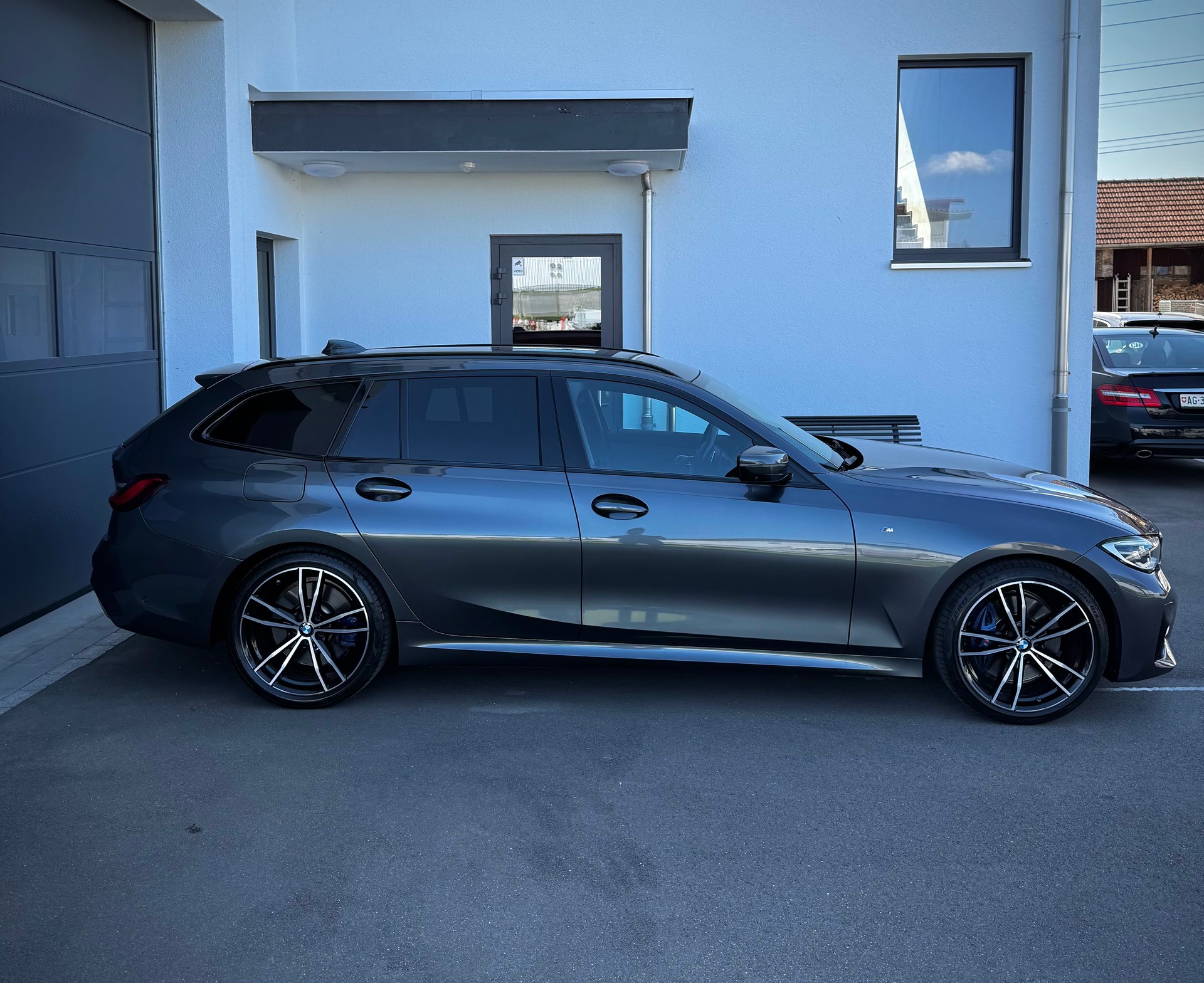 BMW 330d xDrive Touring Steptronic M Sport-image-3