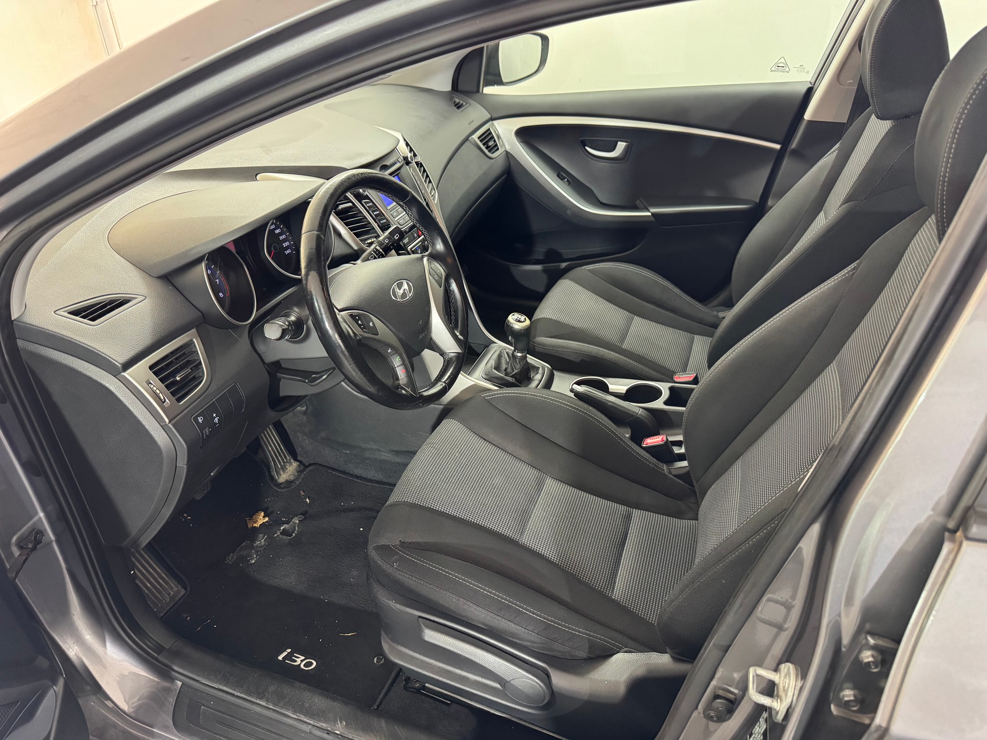 HYUNDAI i30 1.4 Comfort-image-11