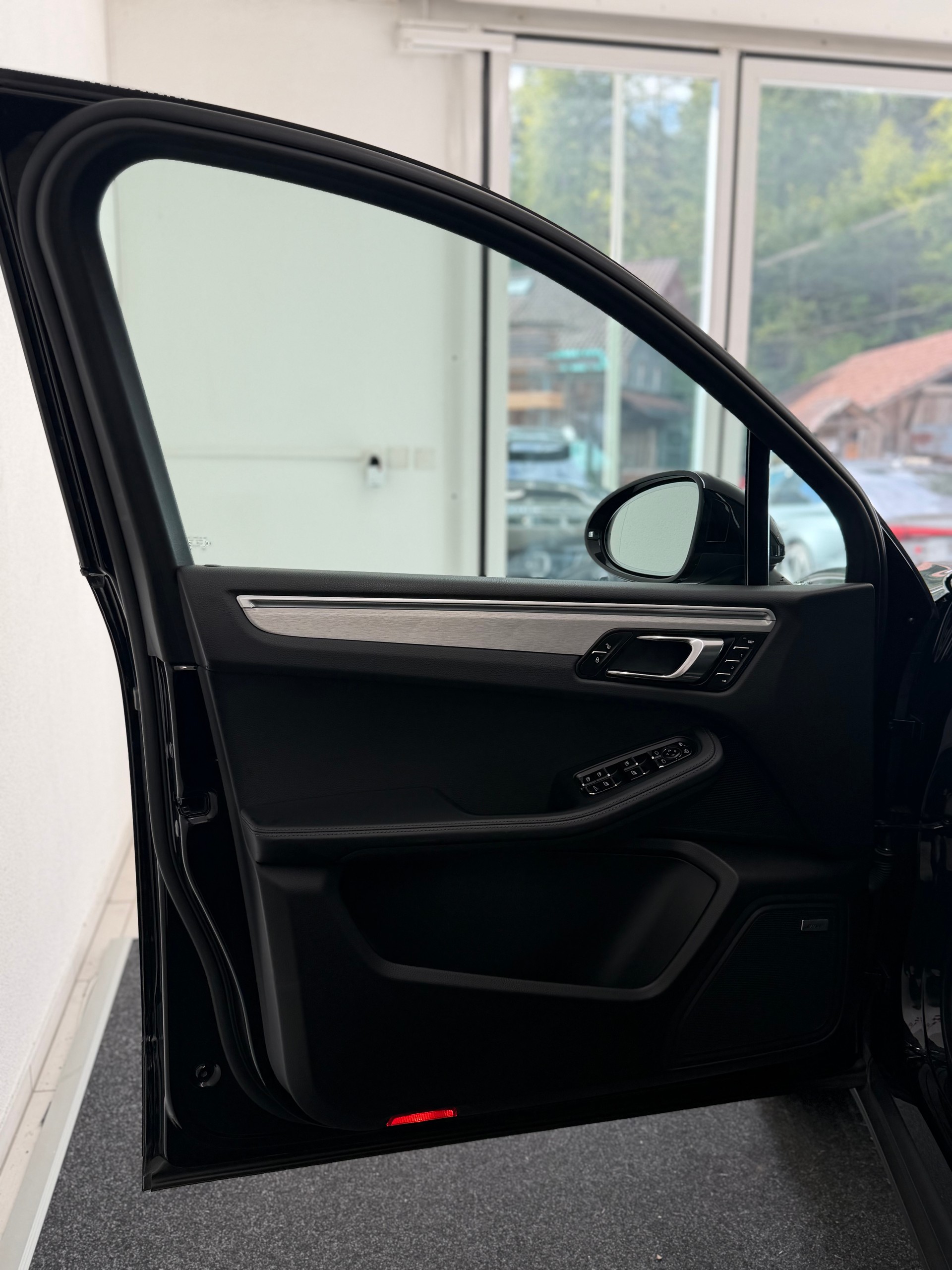 PORSCHE Macan 3.0 V6 S-image-8