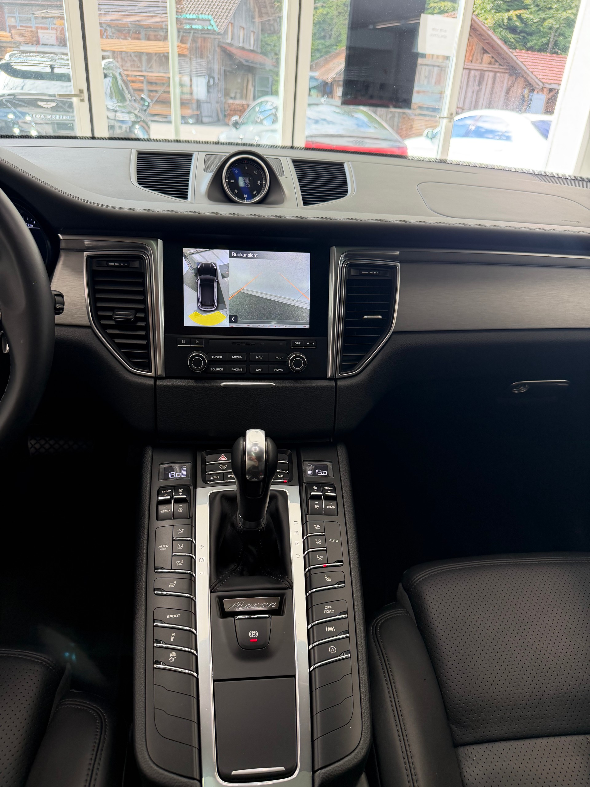 PORSCHE Macan 3.0 V6 S-image-16