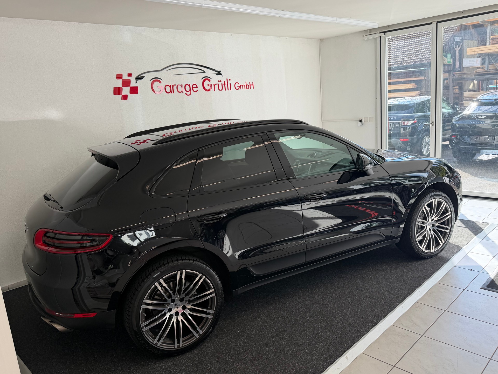PORSCHE Macan 3.0 V6 S-image-4