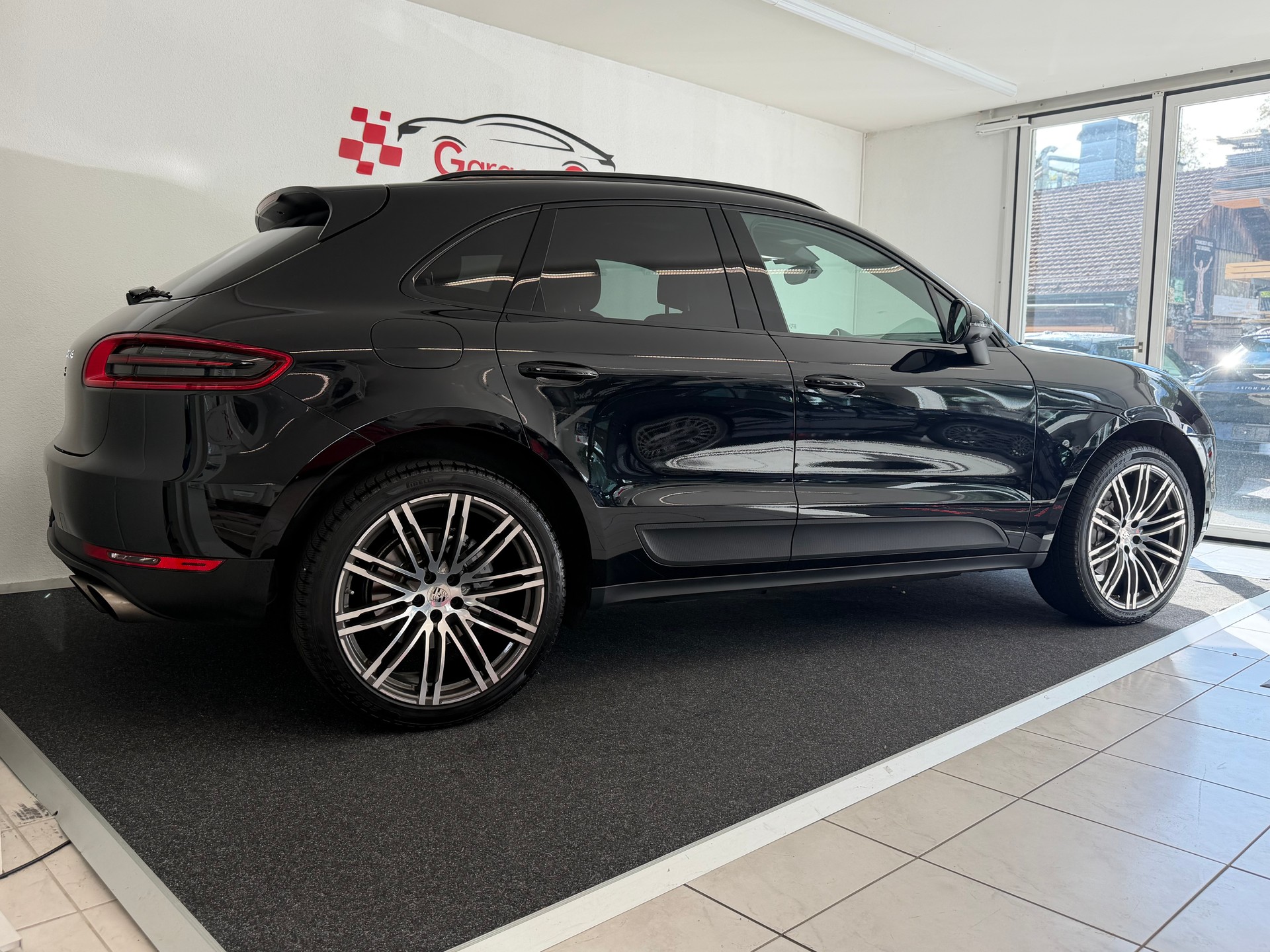 PORSCHE Macan 3.0 V6 S-image-3