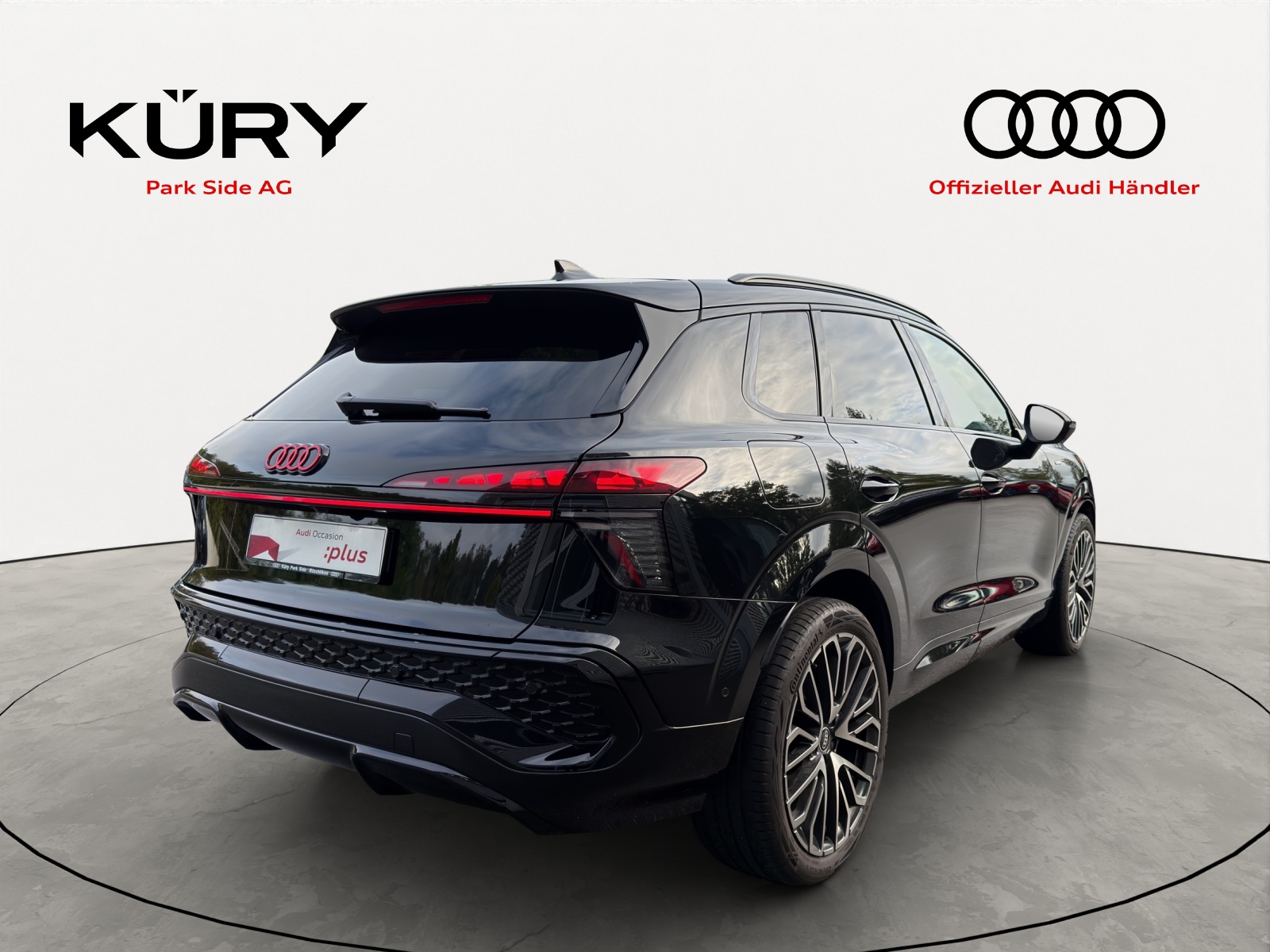 AUDI Q3 SUV TFSI quattro 195 kW S tronic-image-3