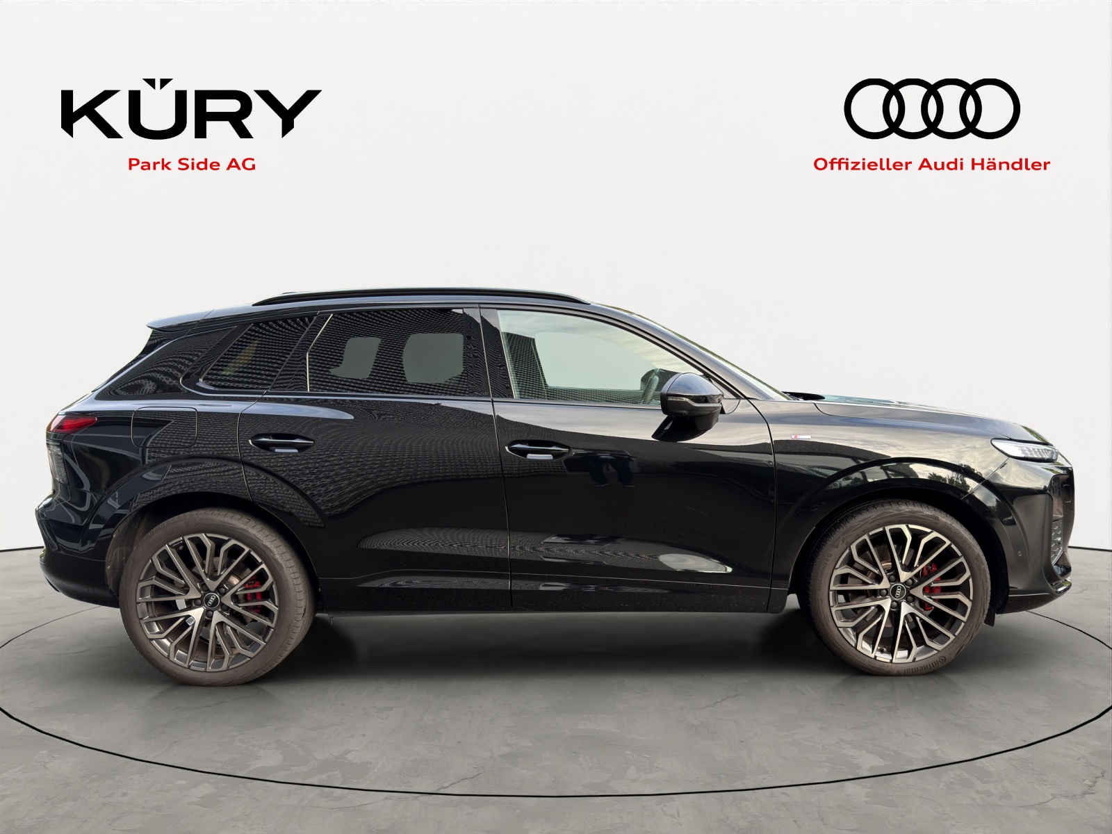 AUDI Q3 SUV TFSI quattro 195 kW S tronic-image-2