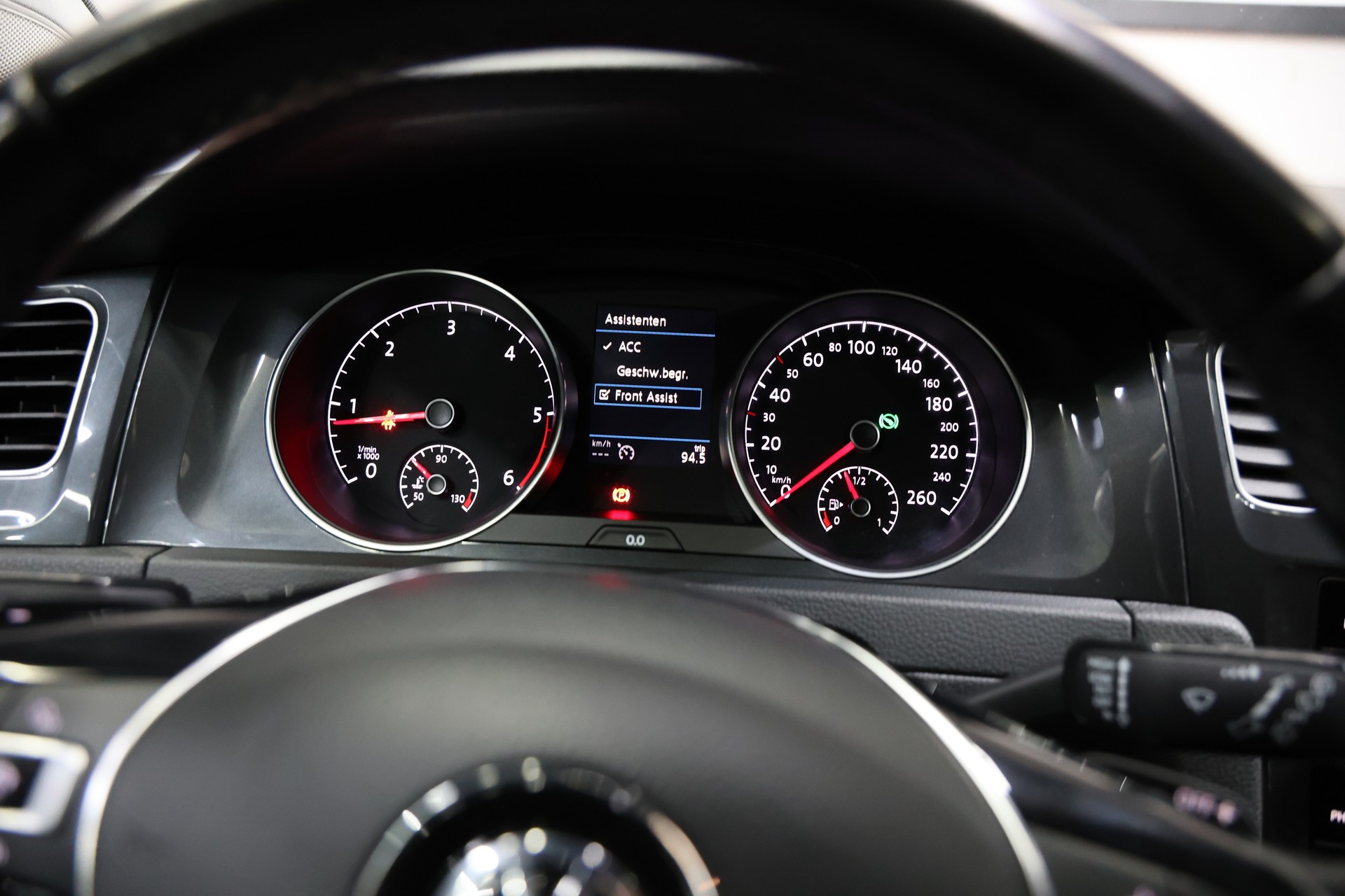 VW Golf Variant 2.0 TDI Comfortline DSG-image-12