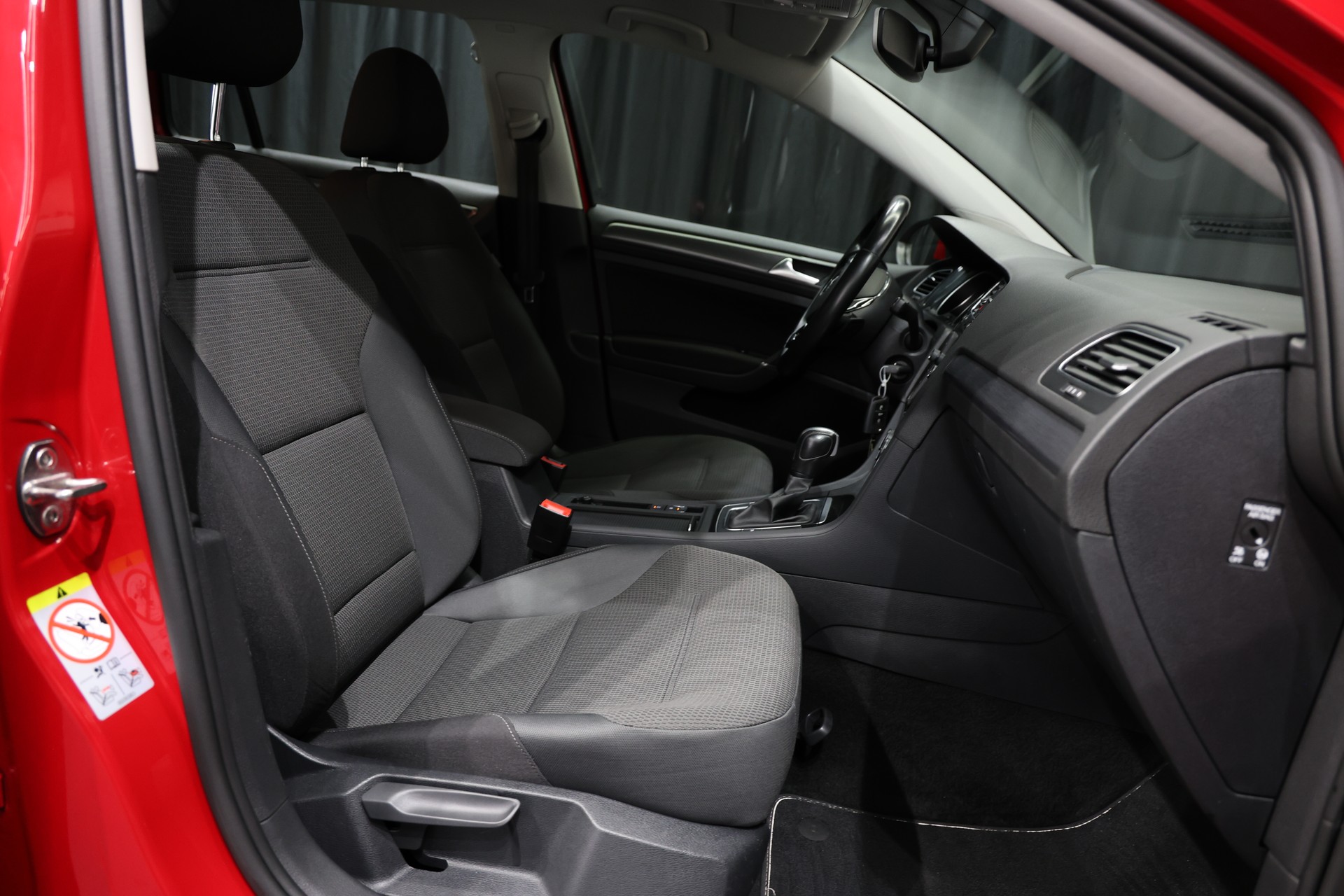 VW Golf Variant 2.0 TDI Comfortline DSG-image-9