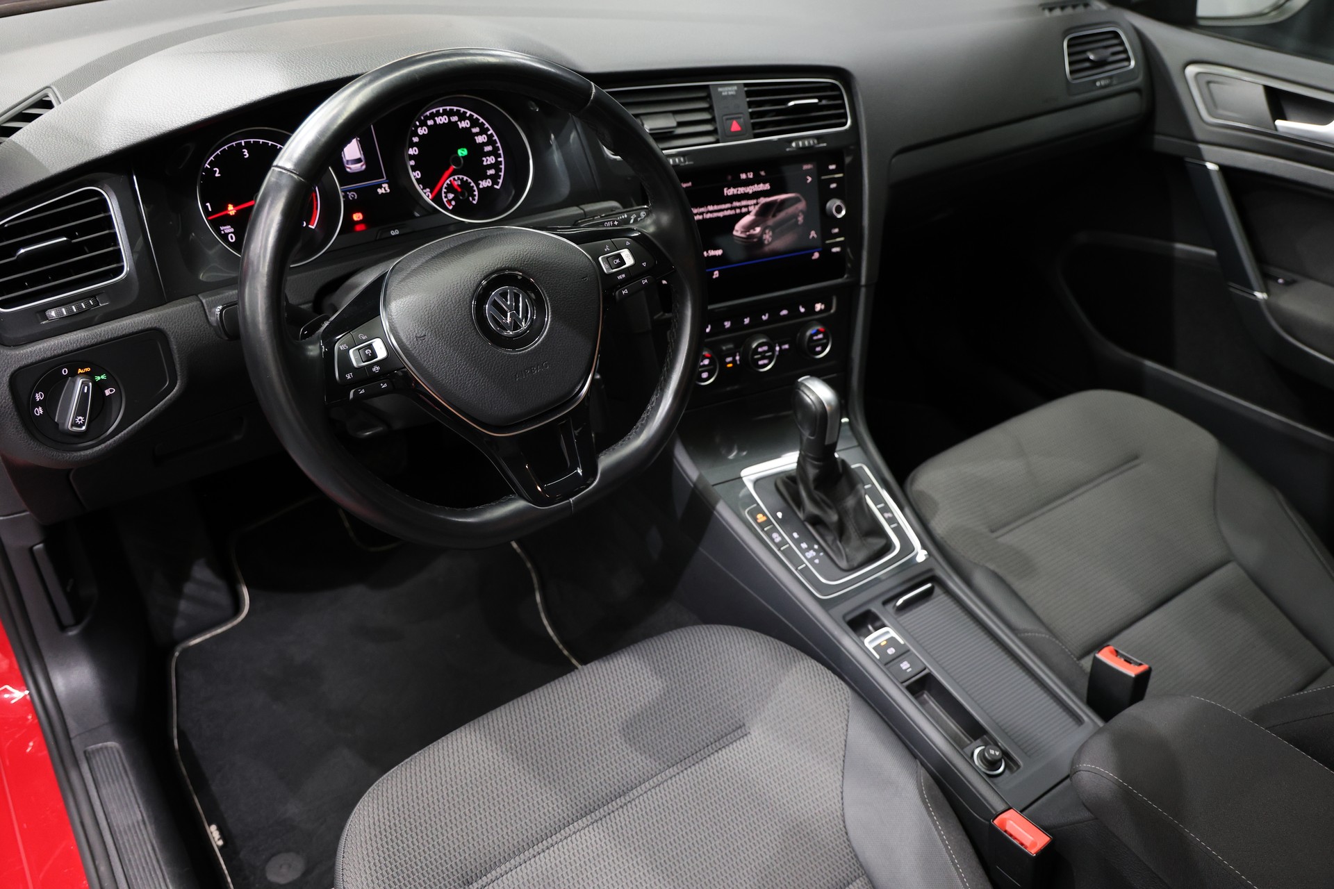 VW Golf Variant 2.0 TDI Comfortline DSG-image-4