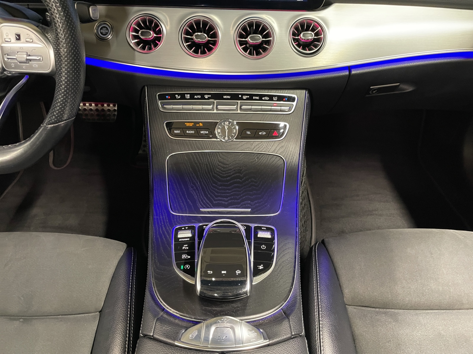 MERCEDES-BENZ E 200 Cabriolet Avantgarde 9G-Tronic-image-10