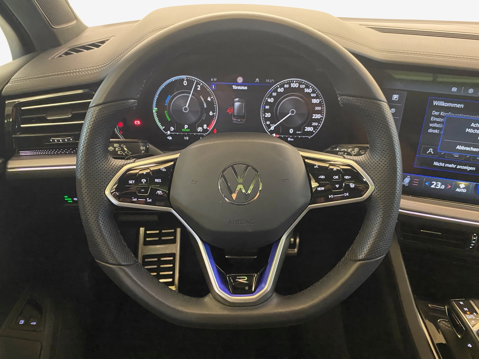 VW Touareg 3.0 TSI eHybrid R Tiptronic-image-10