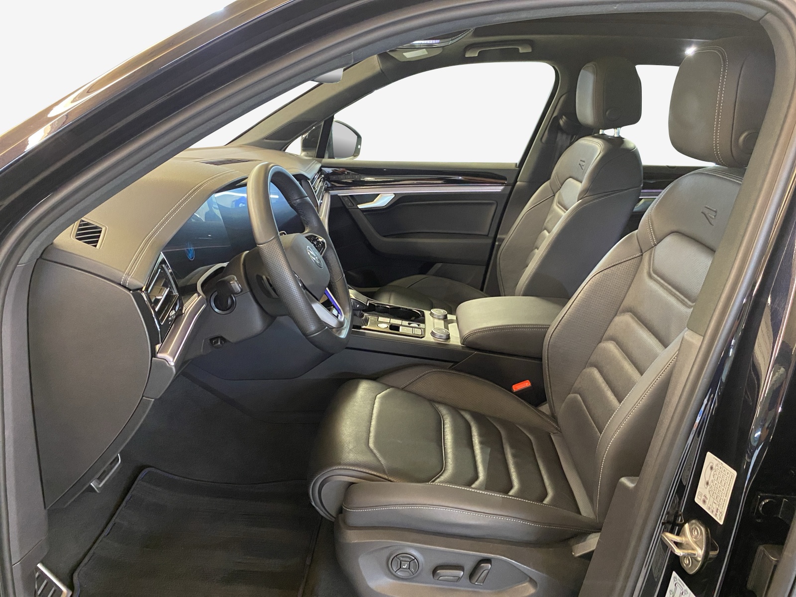 VW Touareg 3.0 TSI eHybrid R Tiptronic-image-8