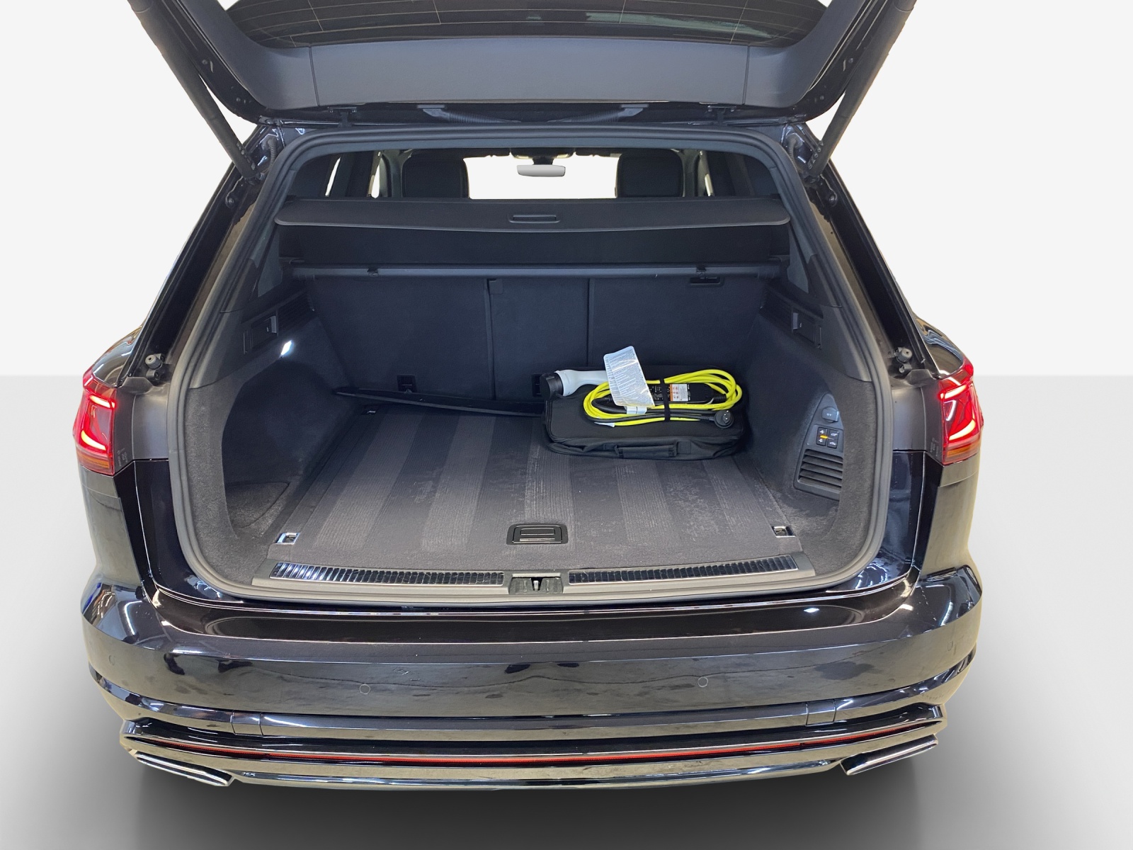 VW Touareg 3.0 TSI eHybrid R Tiptronic-image-13