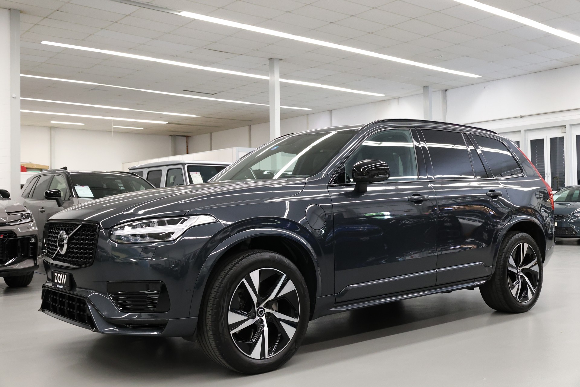 VOLVO XC90 2.0 T8 TE R-Design 7P. eAWD-showroom-element-2