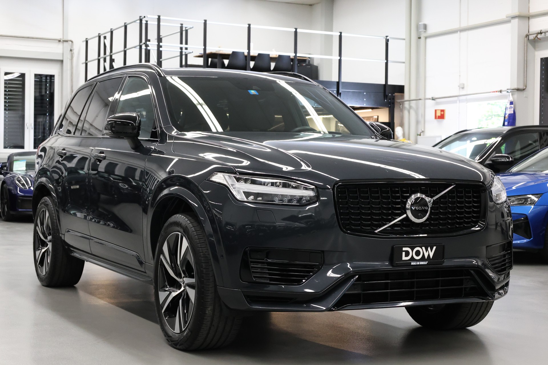 VOLVO XC90 2.0 T8 TE R-Design 7P. eAWD-showroom-element-3