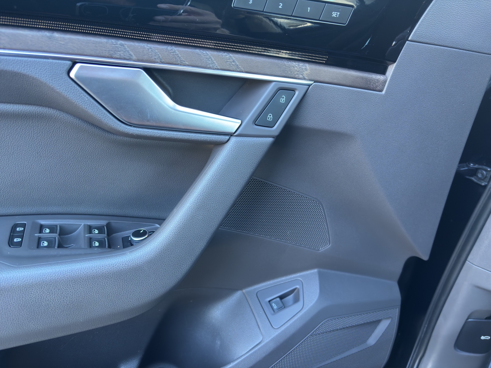 VW Touareg 3.0 TDI Atmosphere Tiptronic-image-10