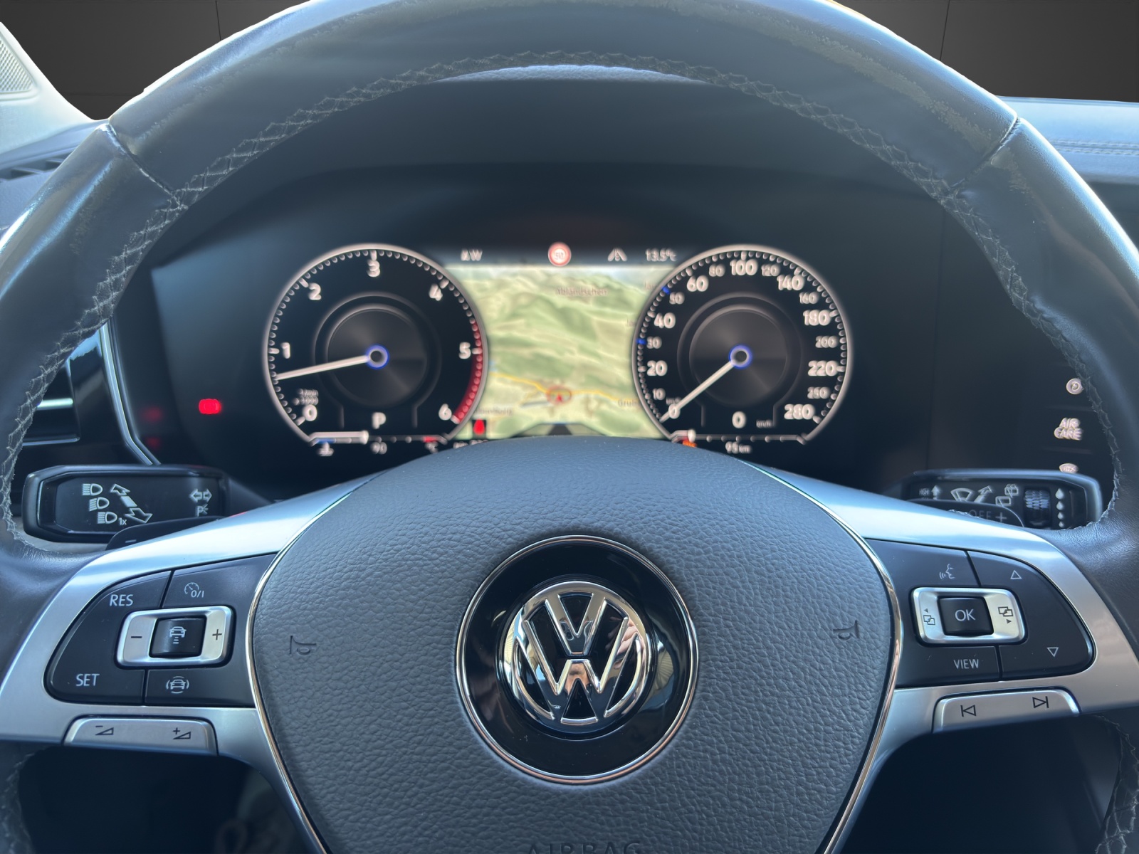 VW Touareg 3.0 TDI Atmosphere Tiptronic-image-5