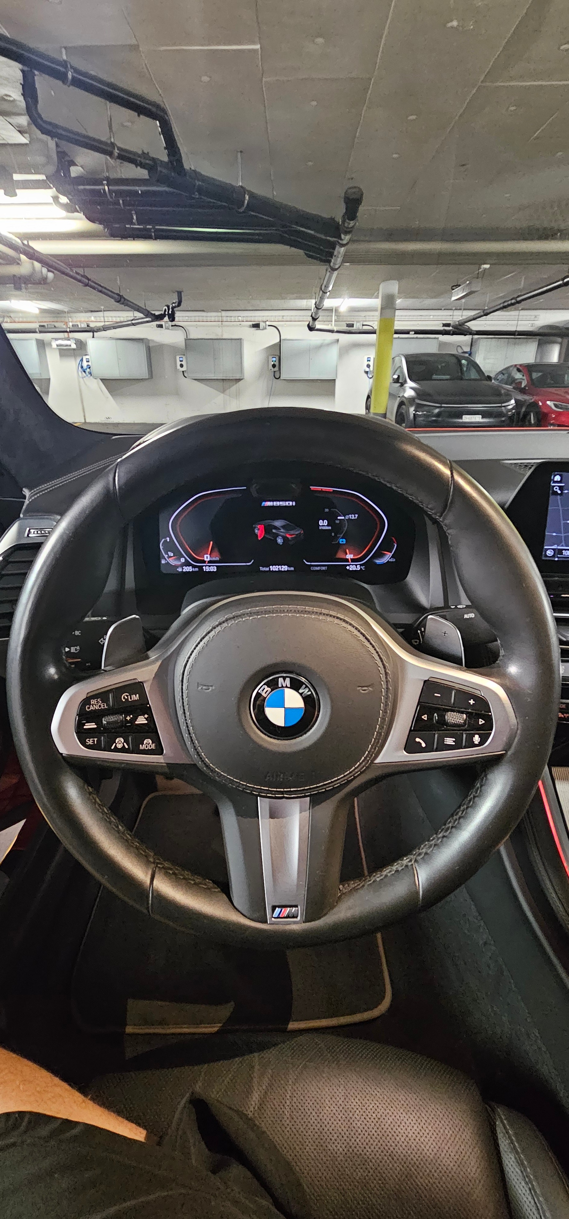 BMW M850i xDrive-image-2