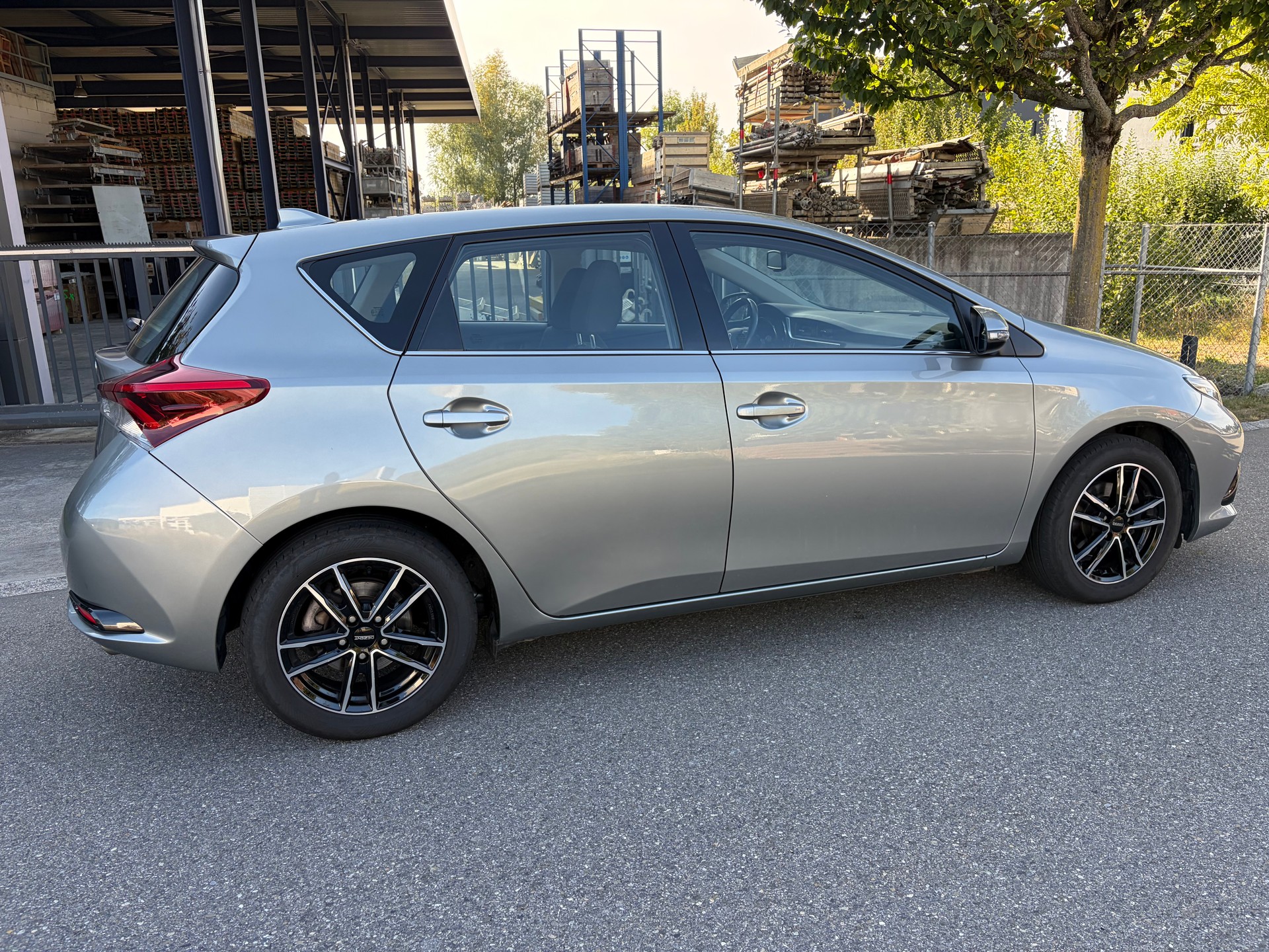 TOYOTA Auris 1.2 Turbo Trend-image-4