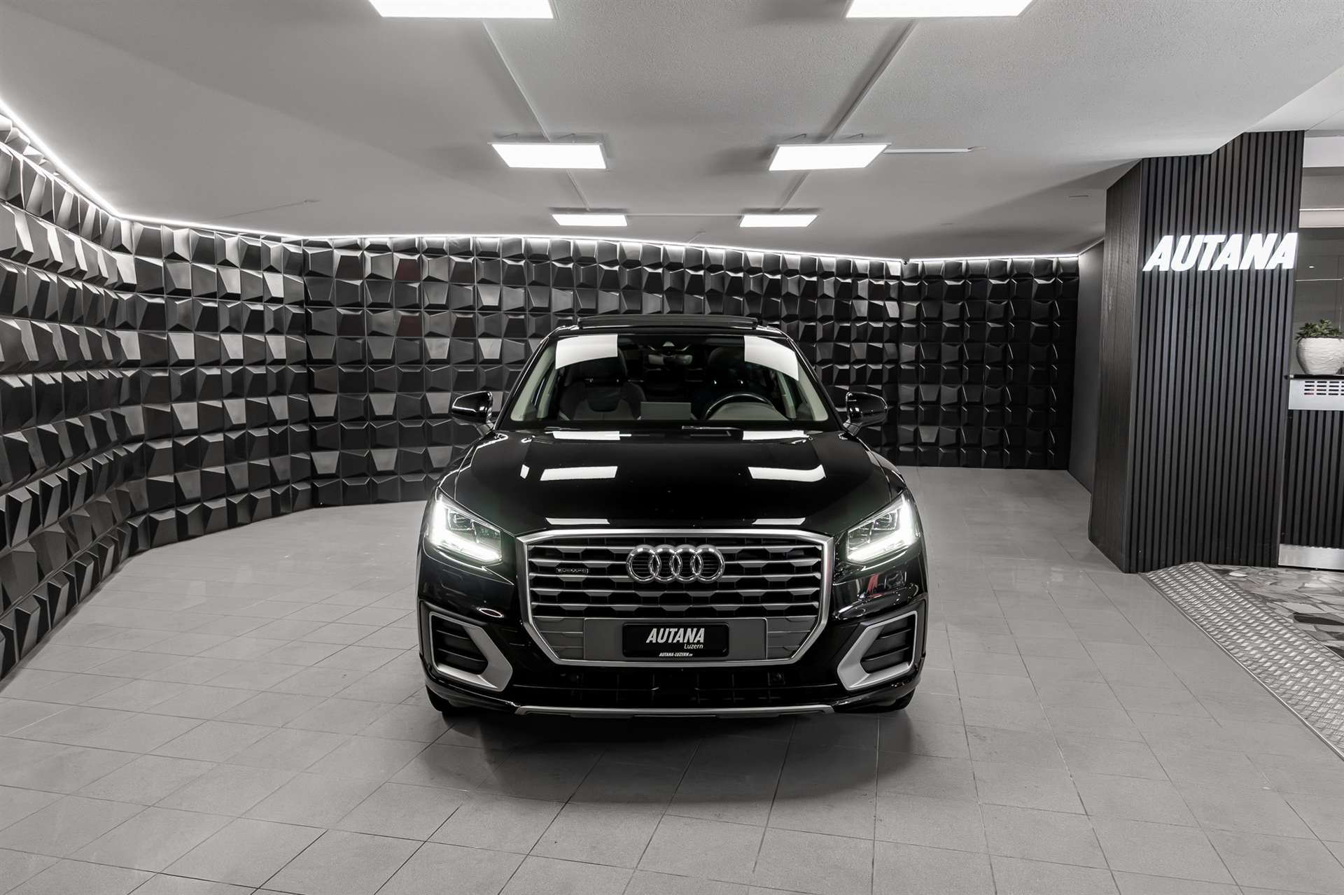 AUDI Q2 2.0 TFSI sport quattro S-tronic-image-3