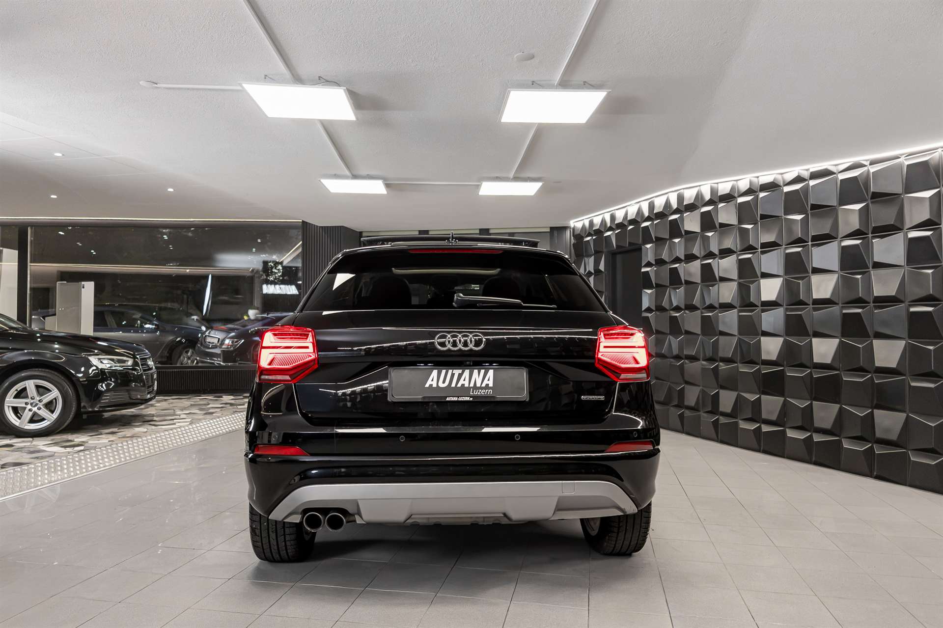 AUDI Q2 2.0 TFSI sport quattro S-tronic-image-4
