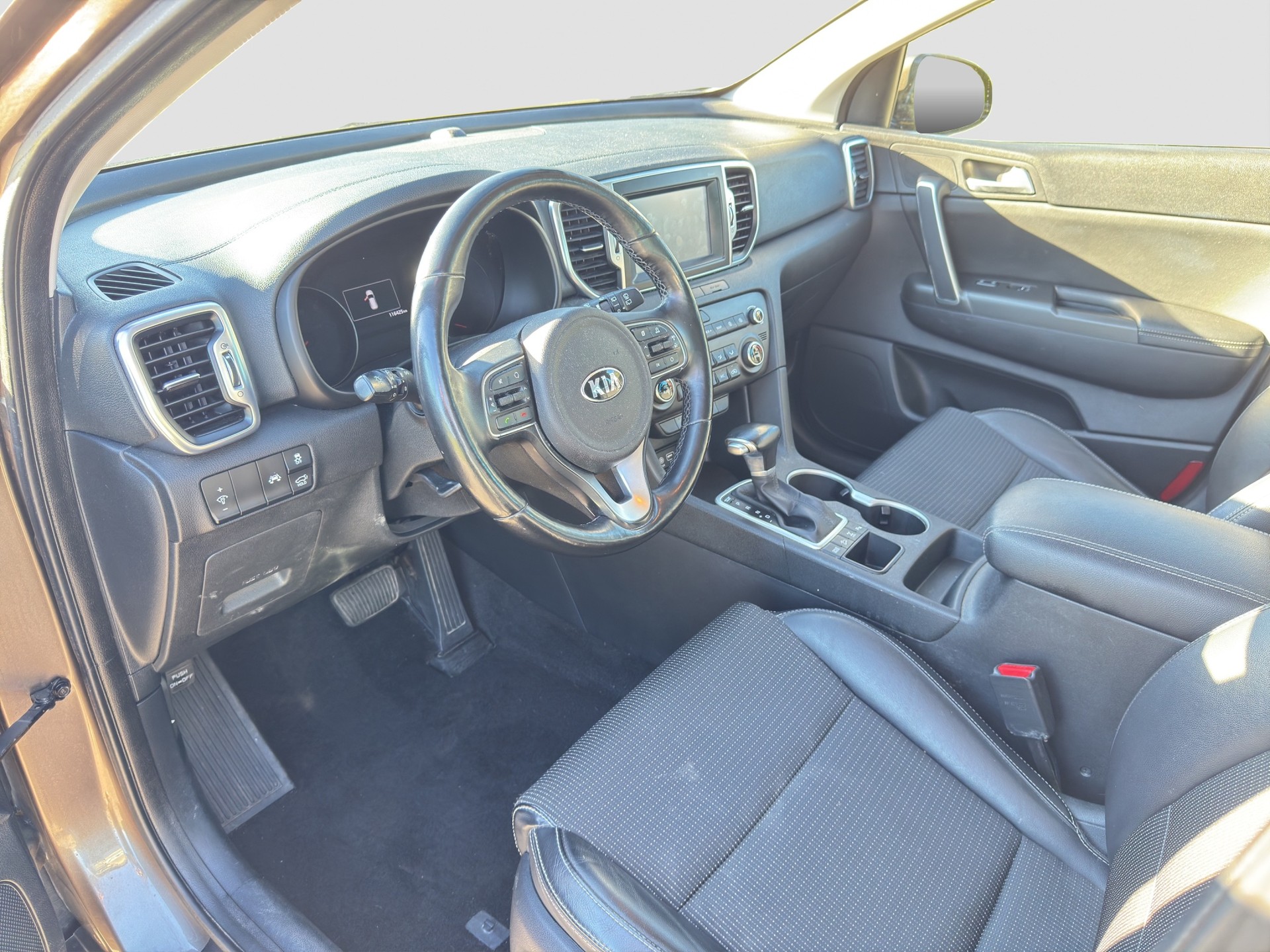 KIA Sportage 2.0CRDi LX 4WD Automat | HERBSTAKTION bis 10.10 đ | Sitzheizung | Tempomat | Navi | AHK-image-9