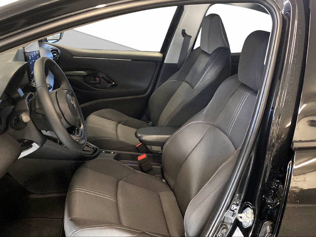 TOYOTA Yaris 1.5 VVT-i HSD Teamplayer-image-9