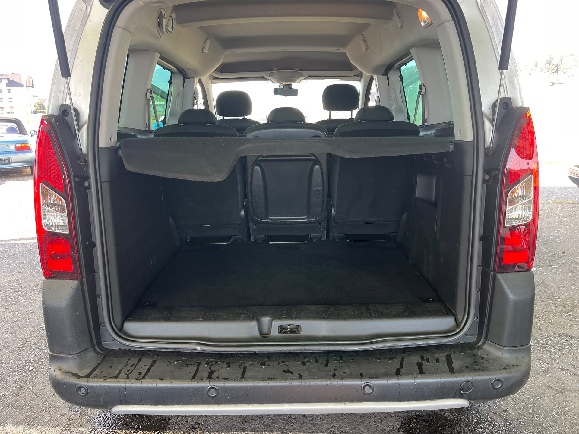 PEUGEOT Partner 1.6 BlueHDi Outdoor-image-6