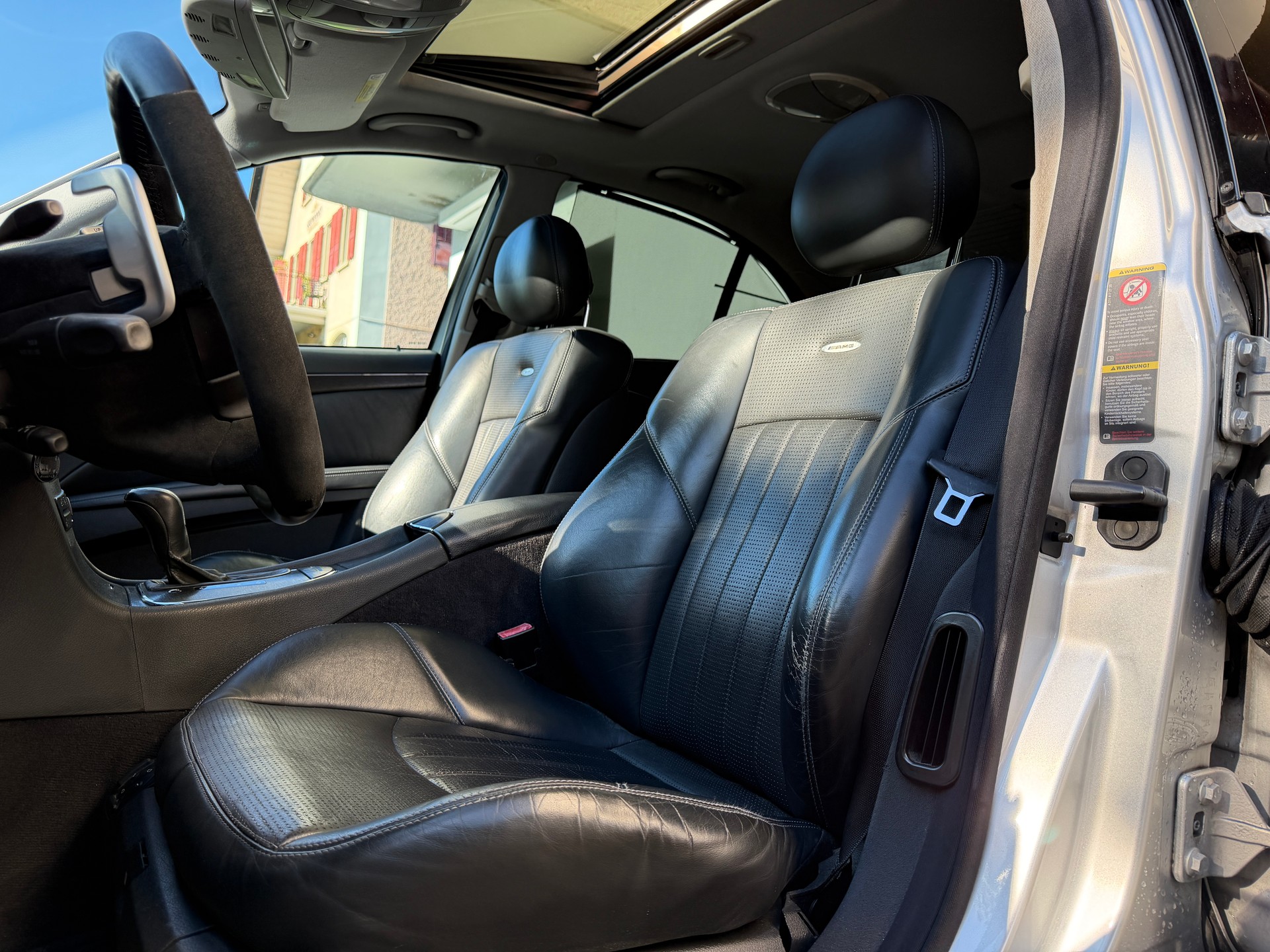 MERCEDES-BENZ E 55 AMG Automatic-image-11
