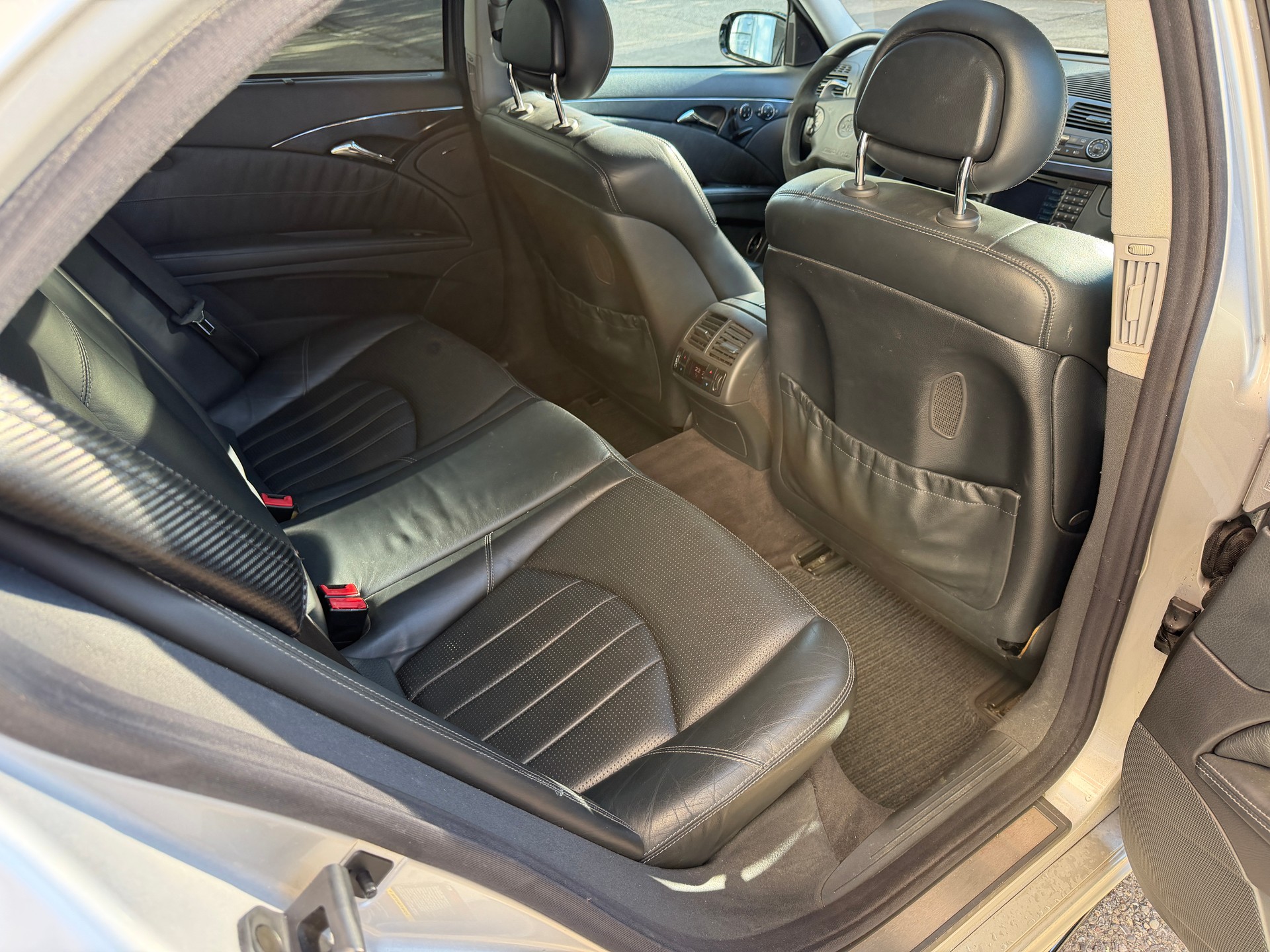 MERCEDES-BENZ E 55 AMG Automatic-image-16