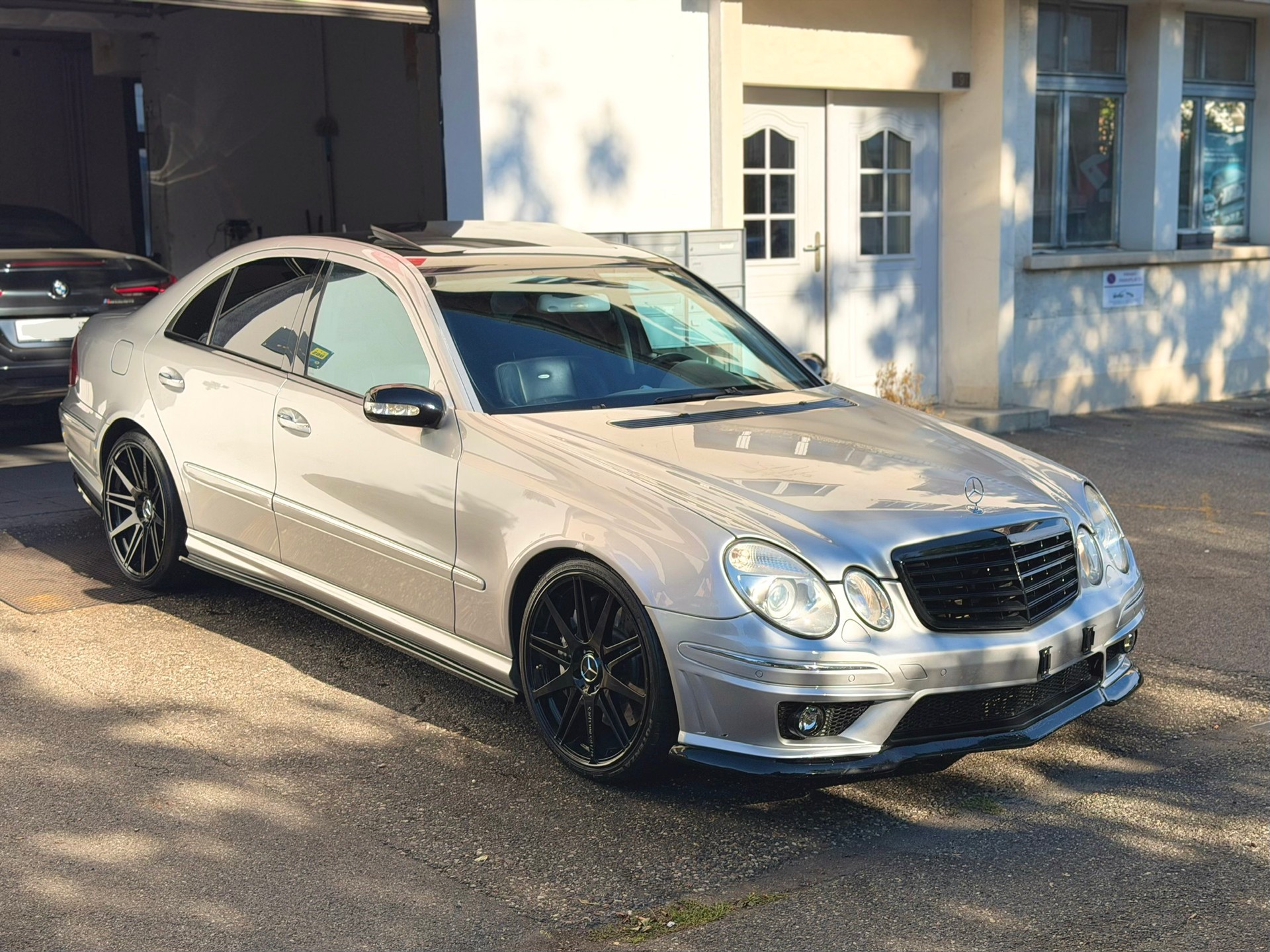 MERCEDES-BENZ E 55 AMG Automatic-image-6