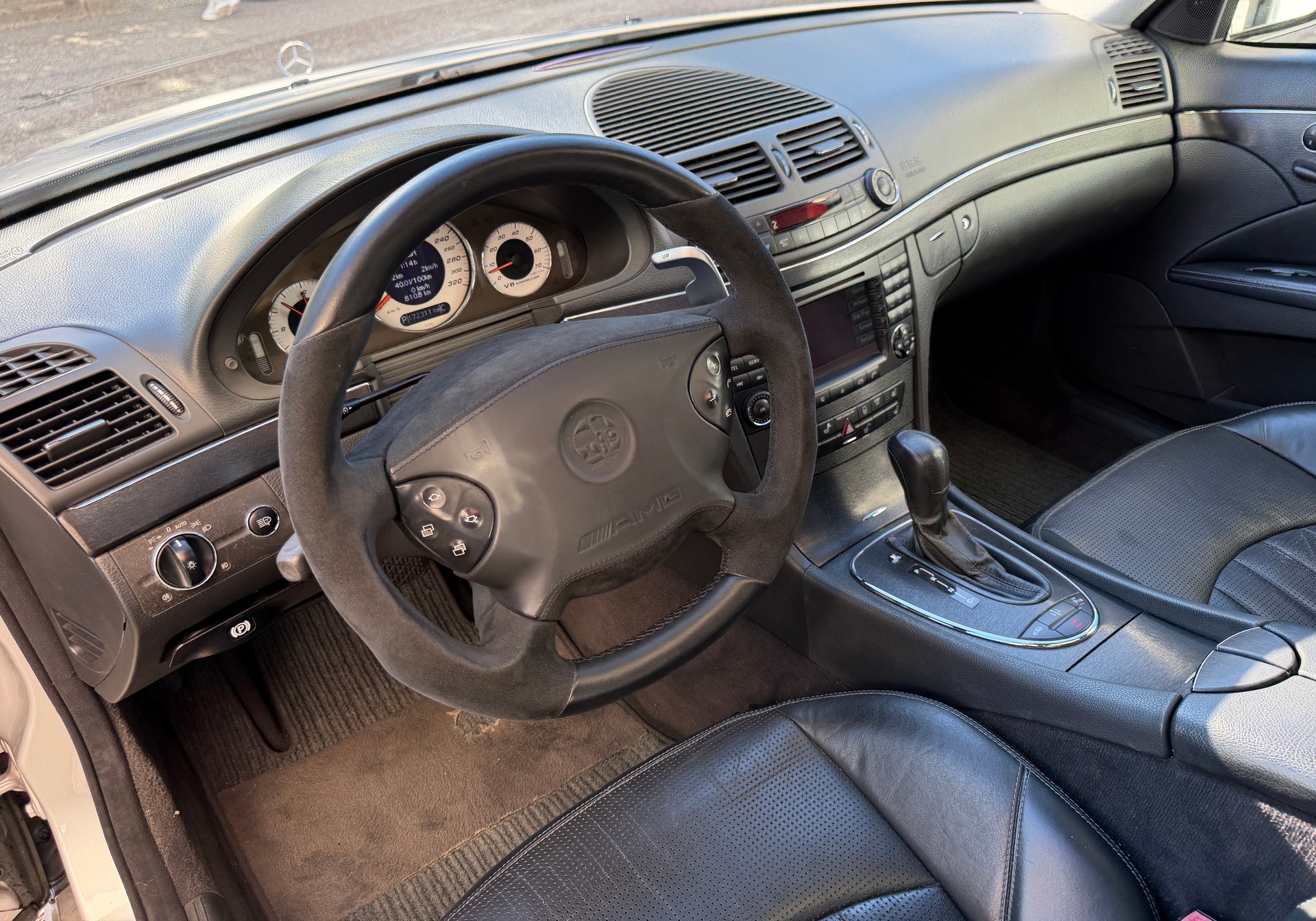 MERCEDES-BENZ E 55 AMG Automatic-image-7