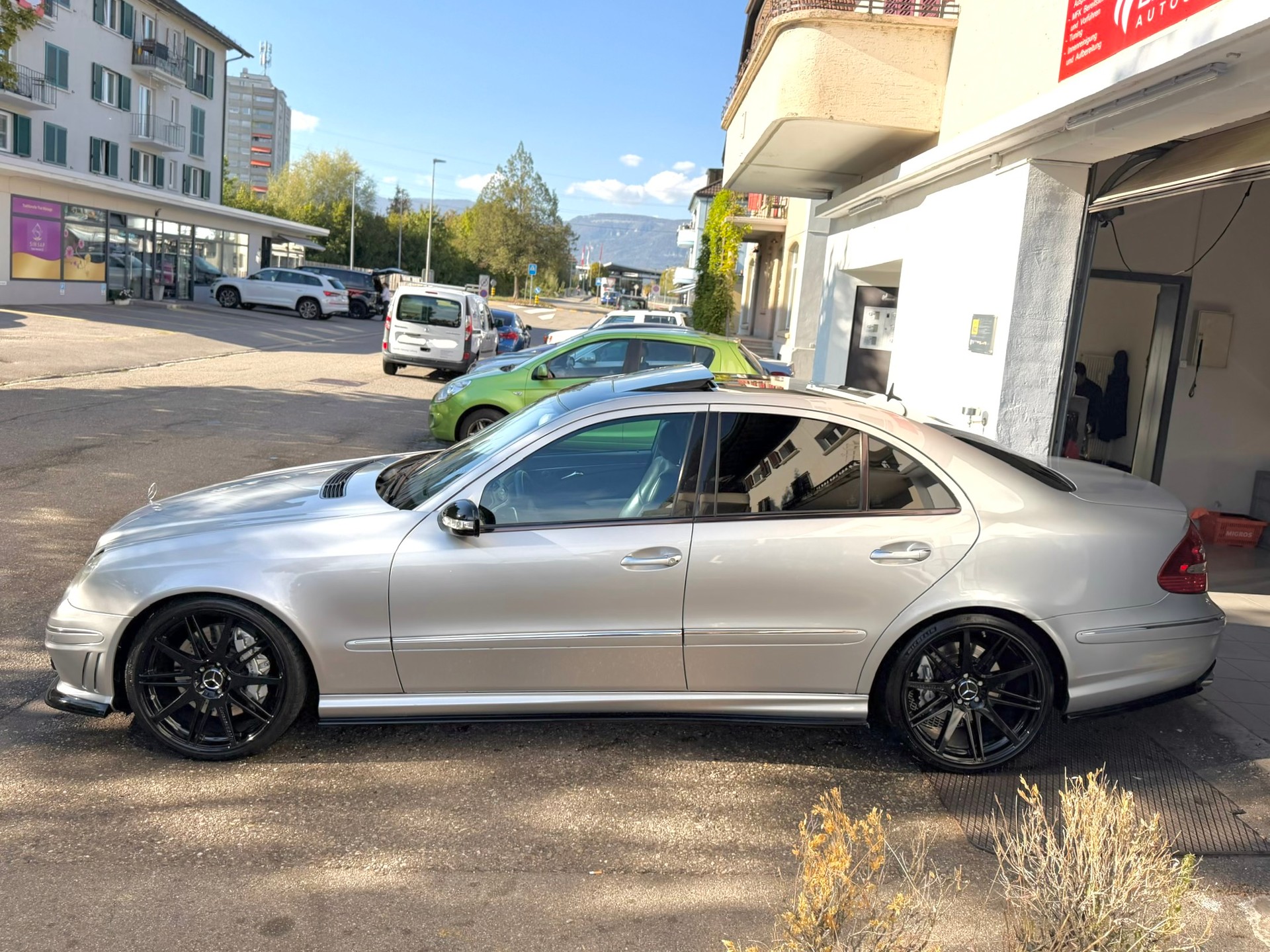 MERCEDES-BENZ E 55 AMG Automatic-showroom-element-2