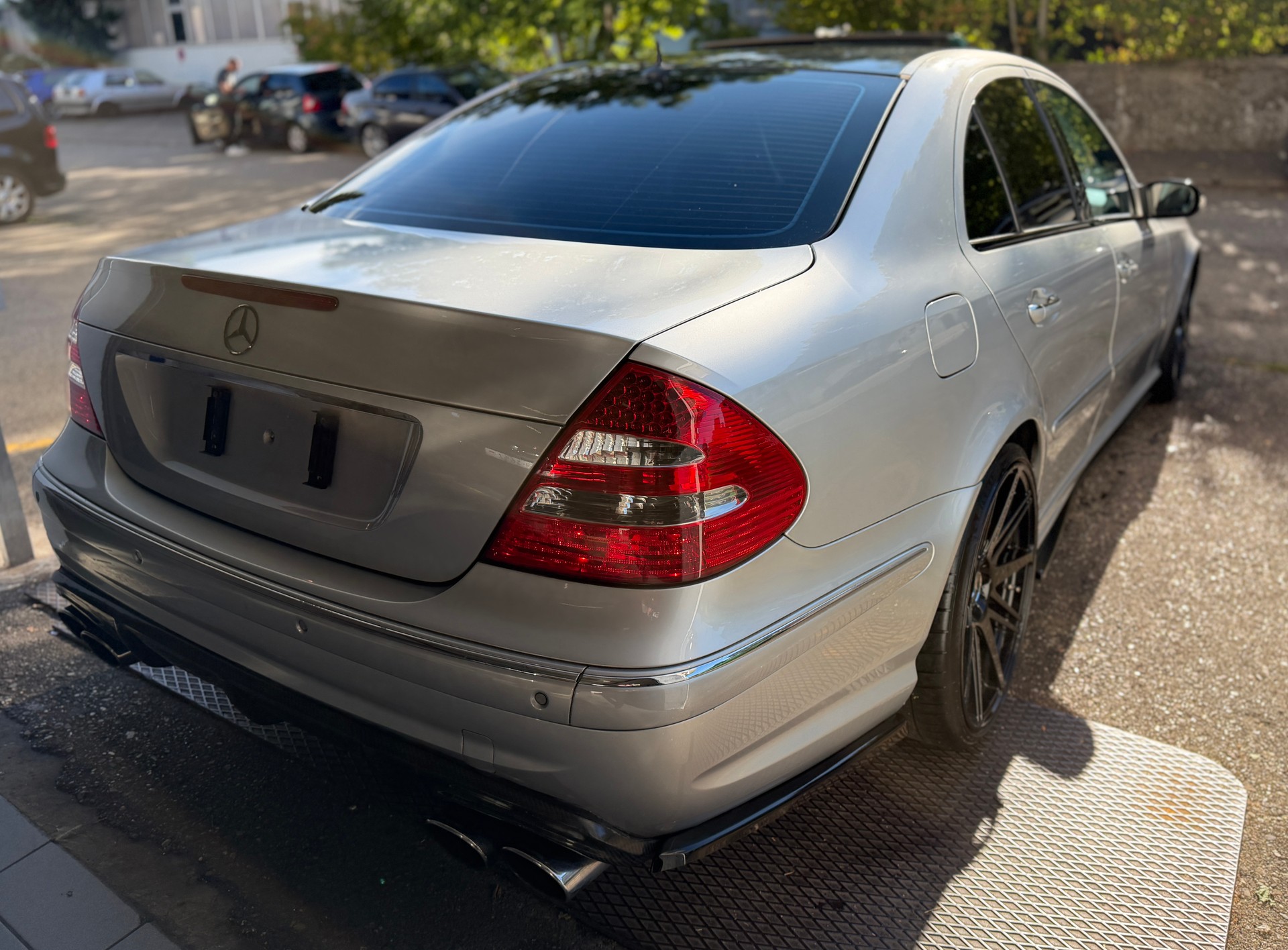 MERCEDES-BENZ E 55 AMG Automatic-image-4