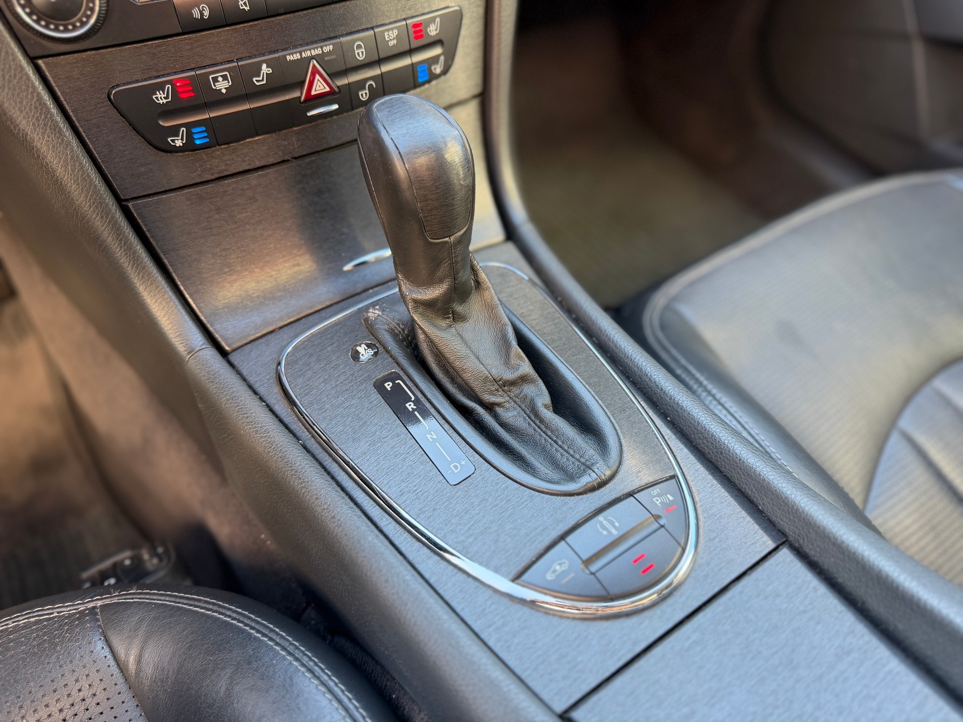 MERCEDES-BENZ E 55 AMG Automatic-image-10