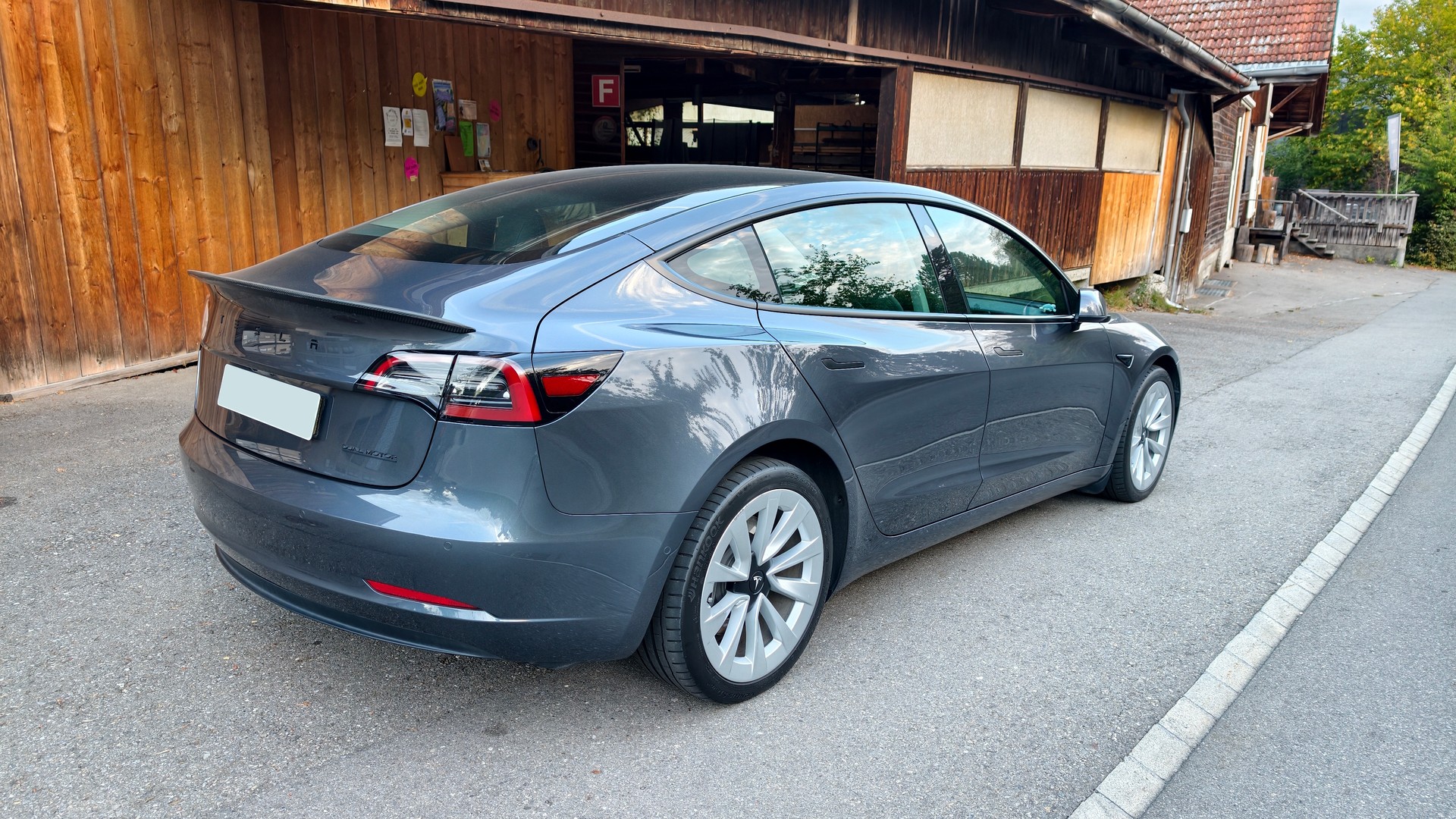TESLA Dual Motor (Long Range AWD)-image-0