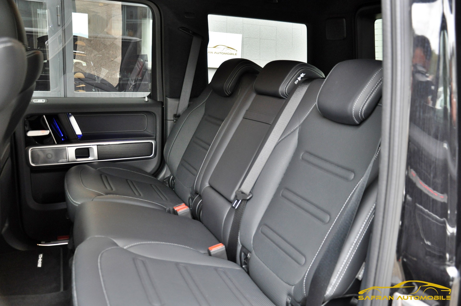 MERCEDES-BENZ G 450d 9G-Tronic-image-12