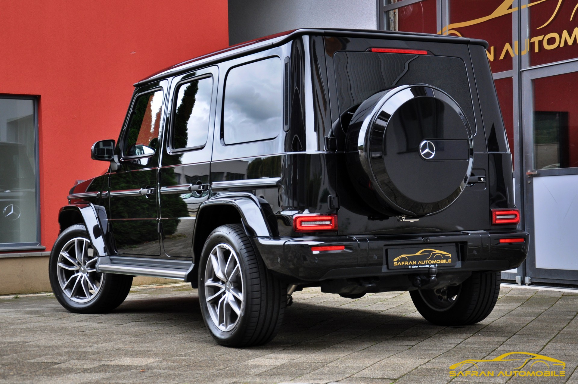 MERCEDES-BENZ G 450d 9G-Tronic-image-4