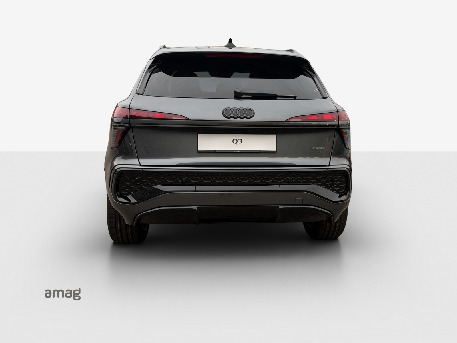 AUDI Q3 SUV TFSI quattro 195 kW S tronic-image-3