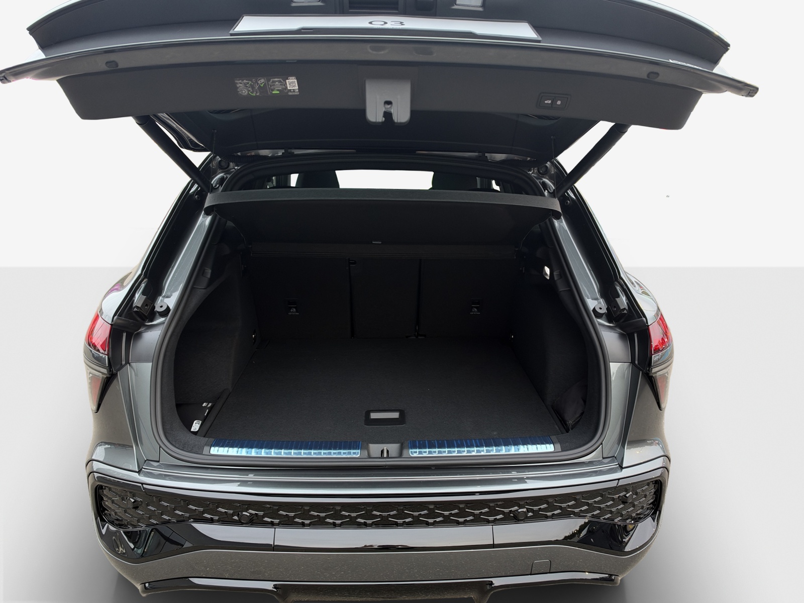 AUDI Q3 SUV TFSI quattro 195 kW S tronic-image-12