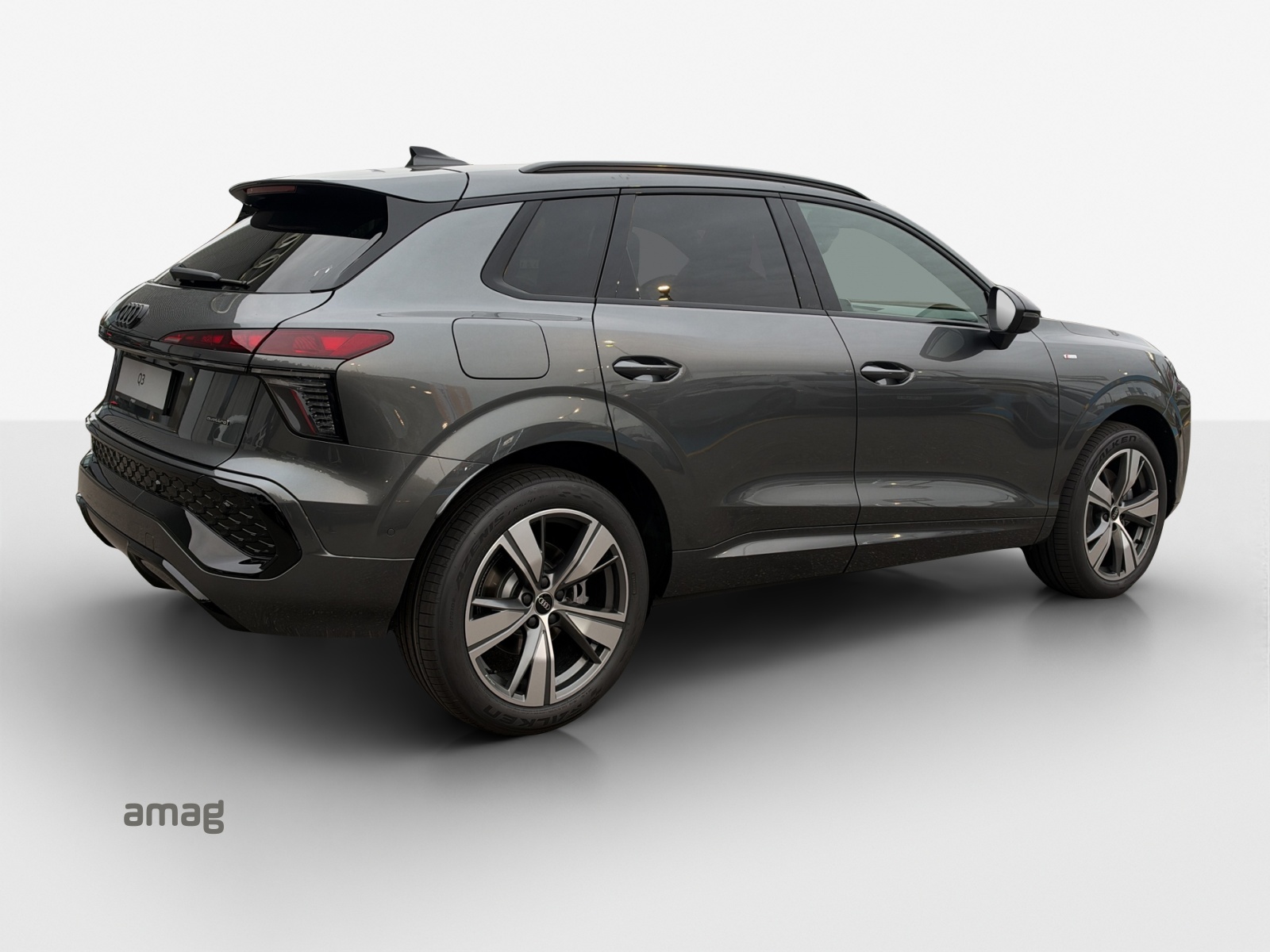 AUDI Q3 SUV TFSI quattro 195 kW S tronic-image-4