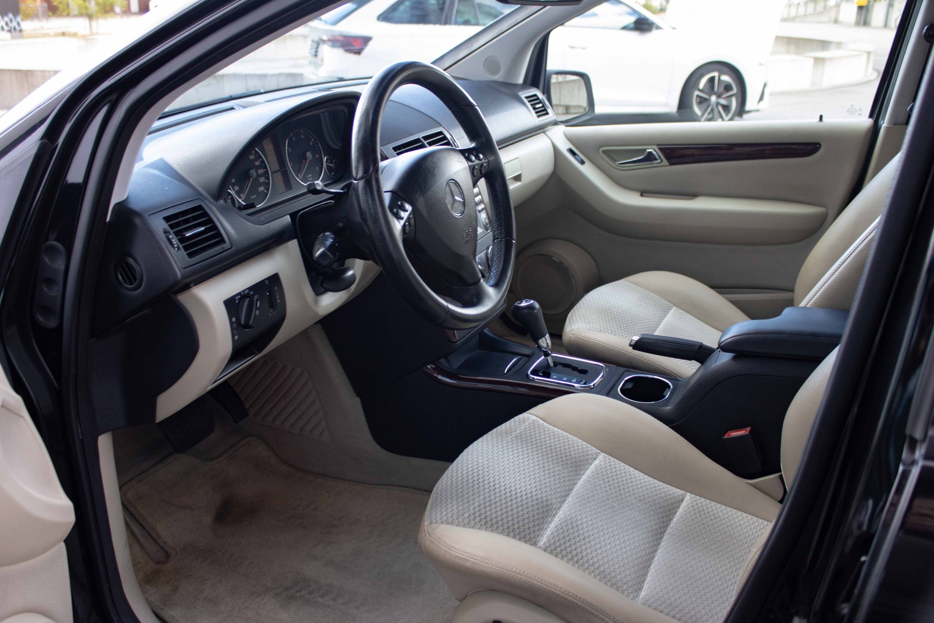 MERCEDES-BENZ A 170 Elégance Edition A-image-8
