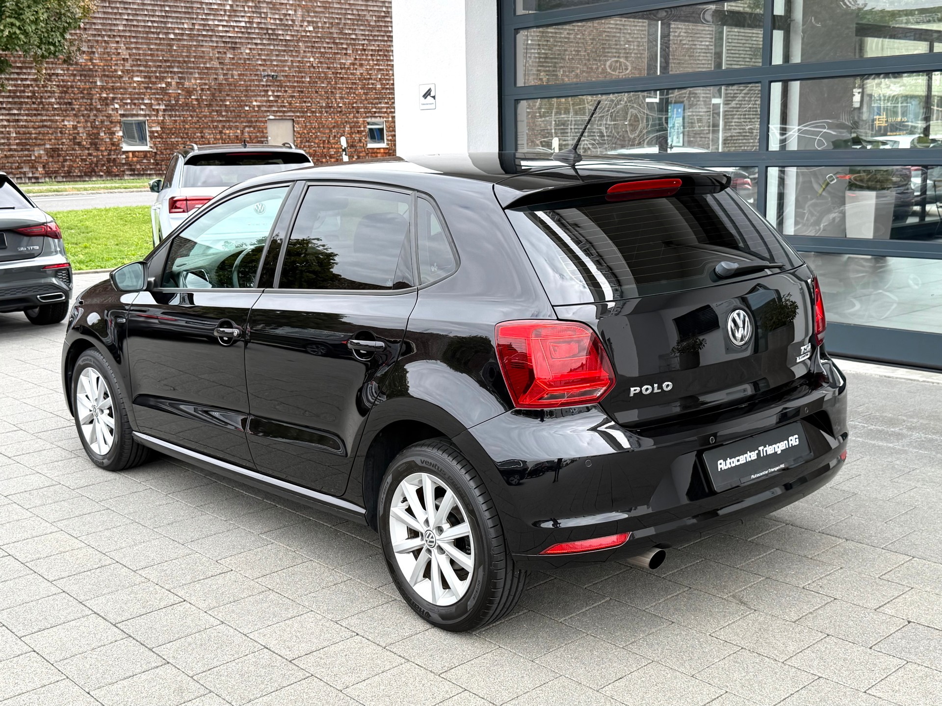 VW Polo 1.2 TSI BMT Lounge DSG-image-12
