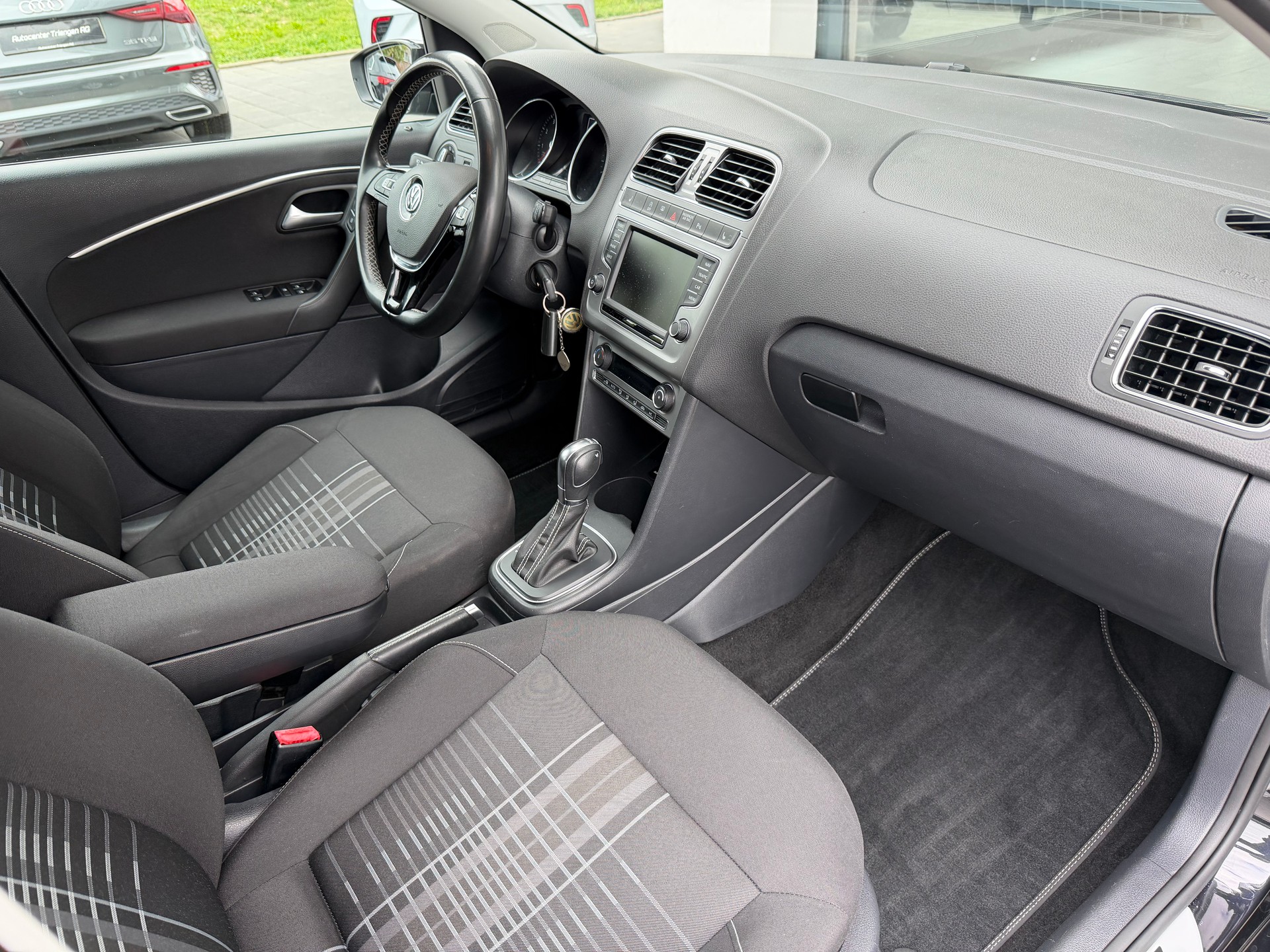 VW Polo 1.2 TSI BMT Lounge DSG-image-24
