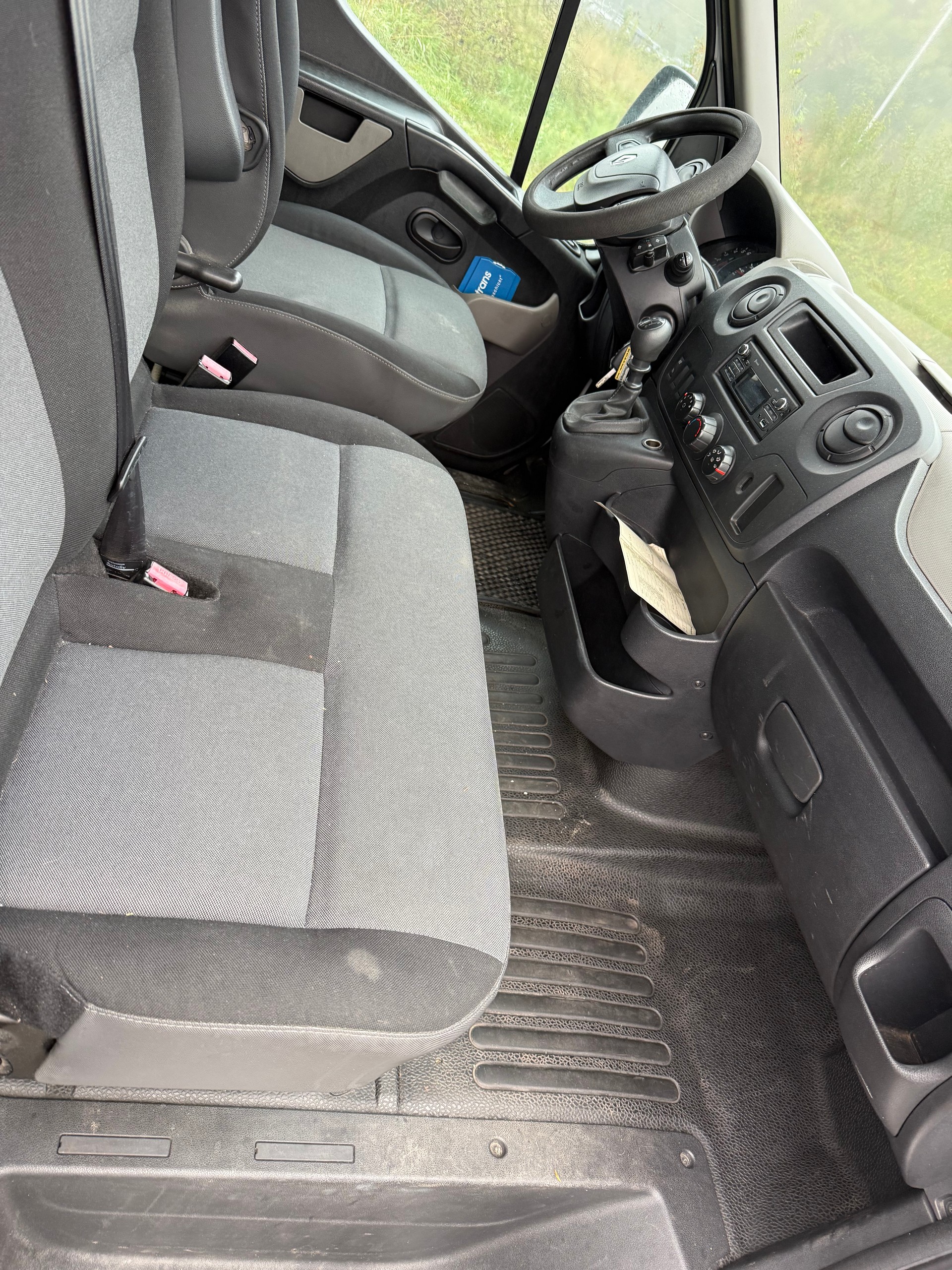RENAULT Master T35 2.3dCi L3H2-image-2